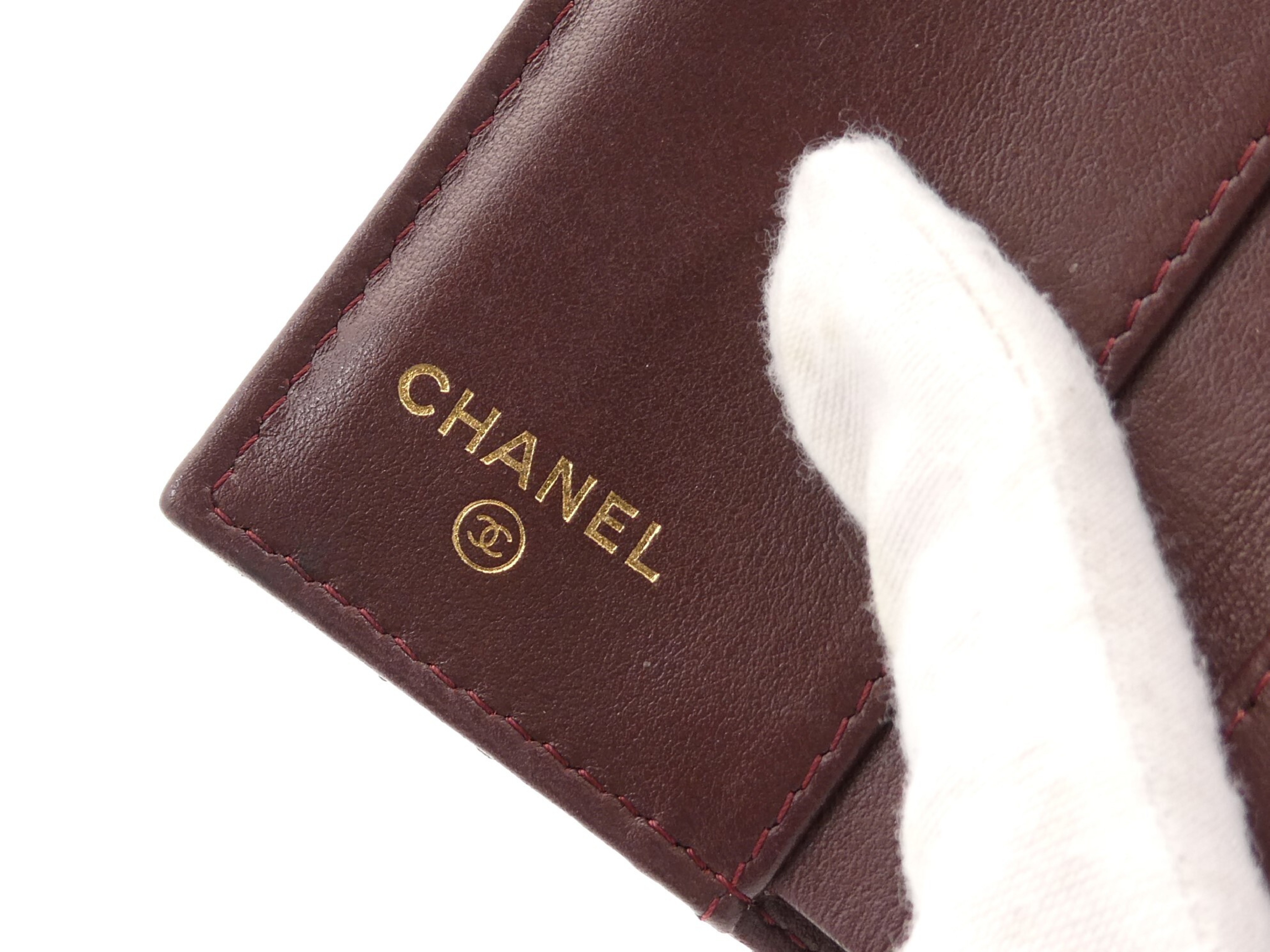 Matelassé Coco Mark Caviar Skin Tri-fold Wallet — view 8
