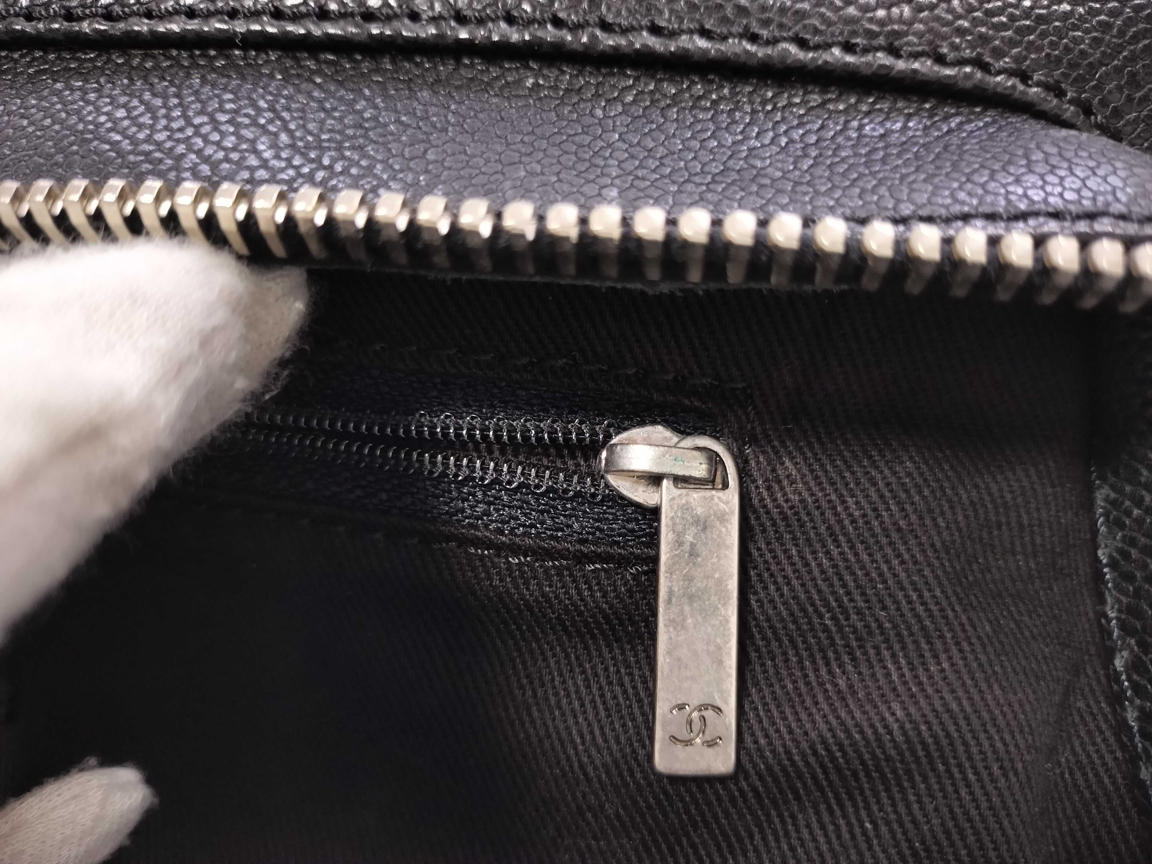 Caviar Skin 2.55 Caviar Velour Handbag — view 12