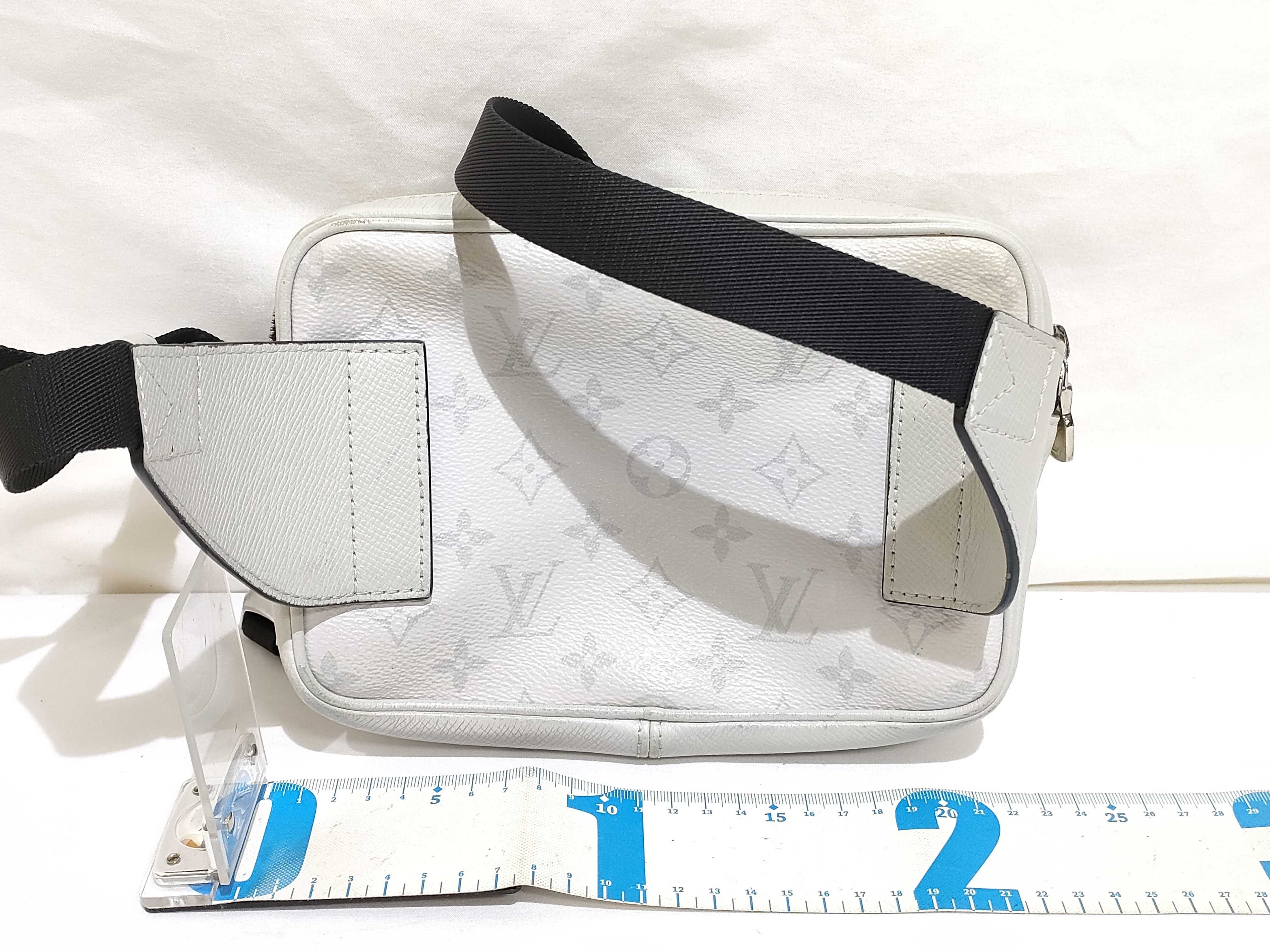 Taigarama Bum Bag Outdoor M30247 FO0240 RFID Detectable Waist Bag — view 2