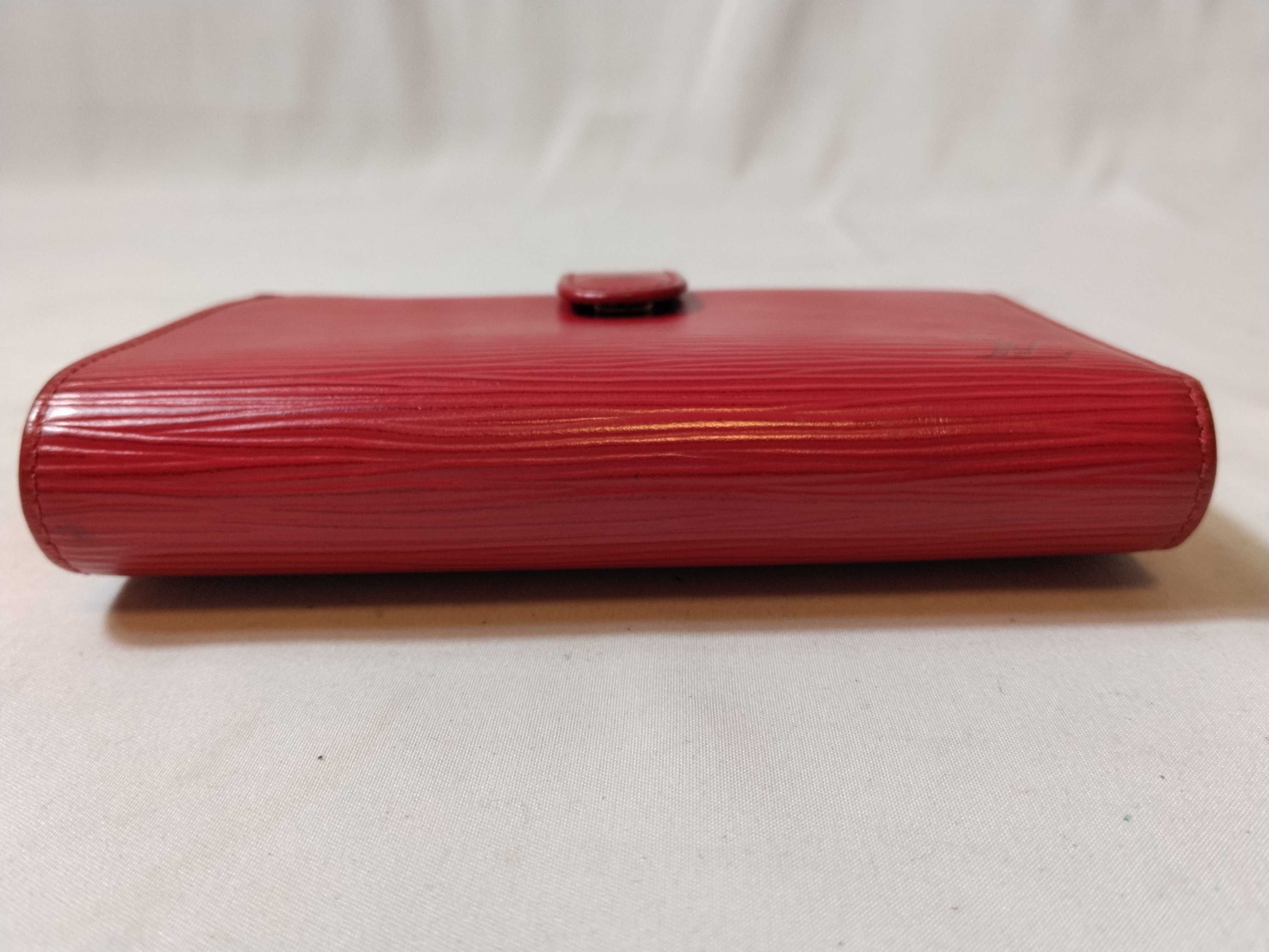 Epi Leather Clasp Wallet — view 3