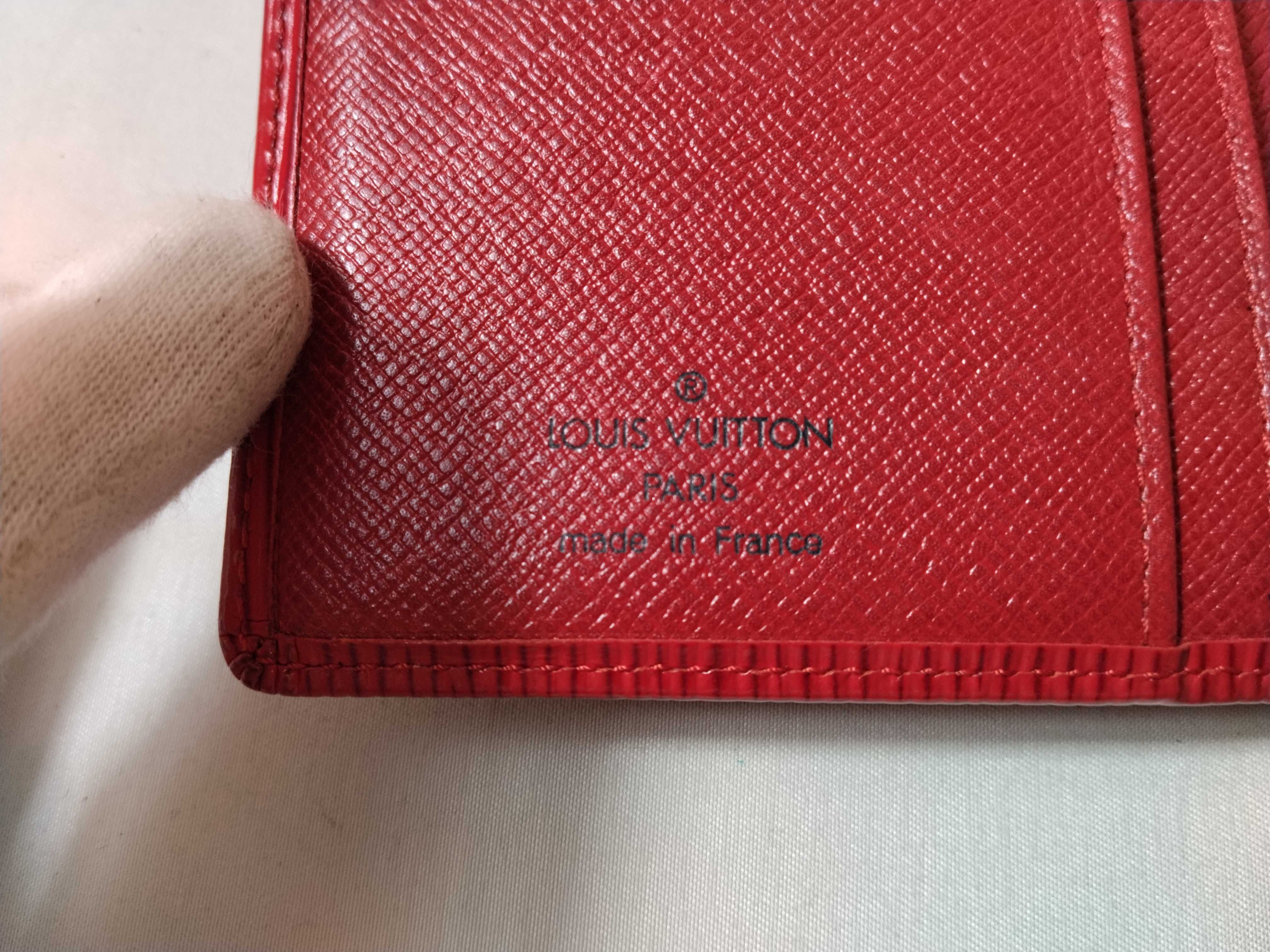Epi Leather Clasp Wallet — view 9