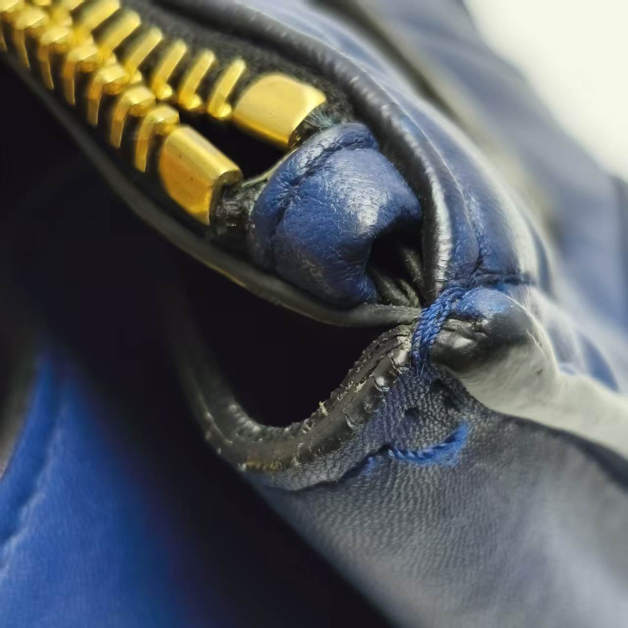 【*Shipped from: China*】Miu Miu Leather Handbag — view 12