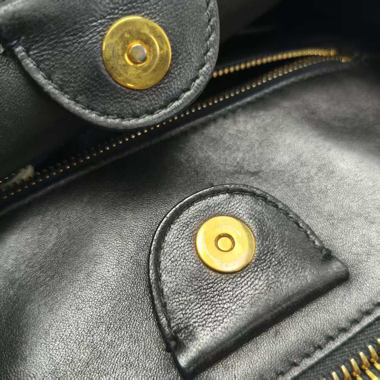 【*Shipped from: China*】Miu Miu Leather Handbag — view 15