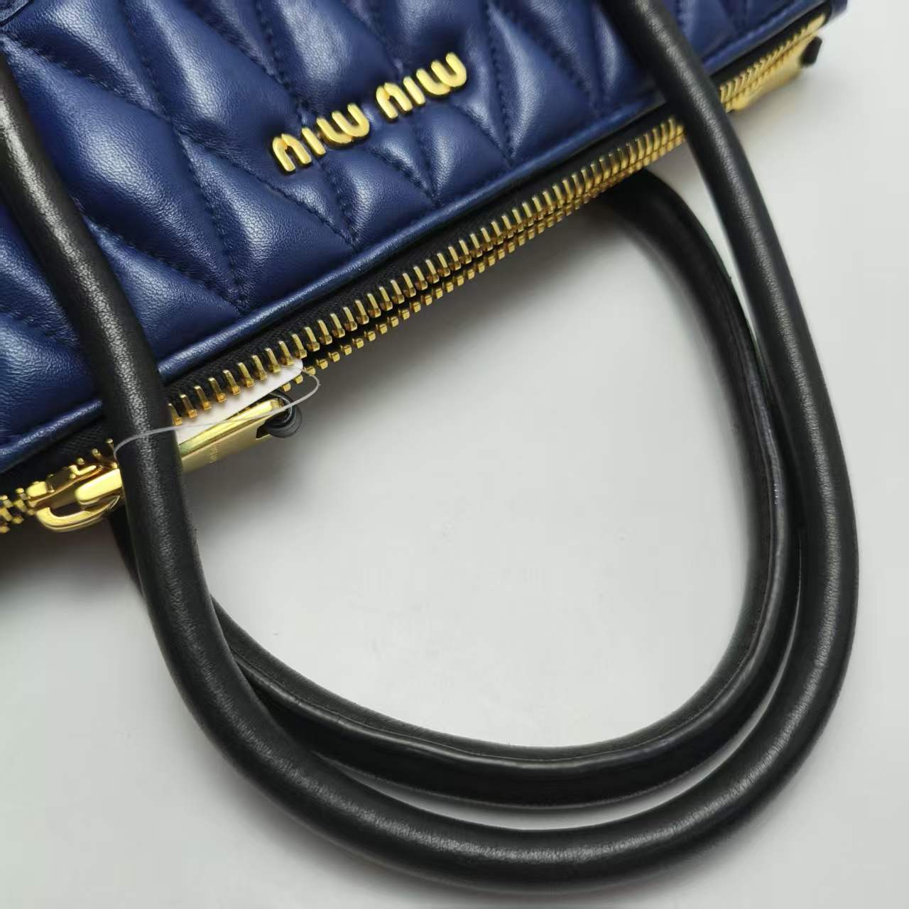 【*Shipped from: China*】Miu Miu Leather Handbag — view 9
