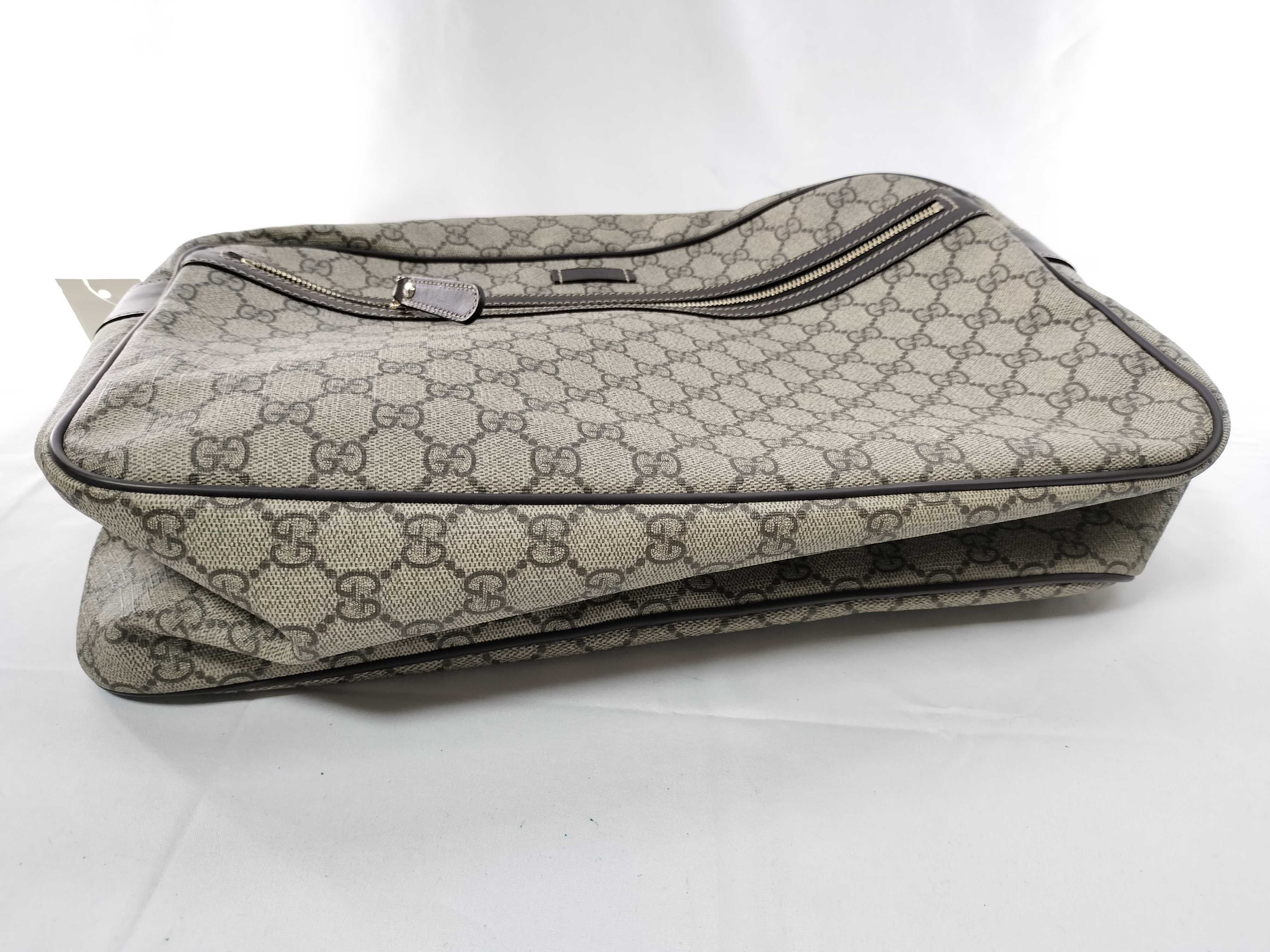 GG Supreme 211107 Shoulder Bag — view 8