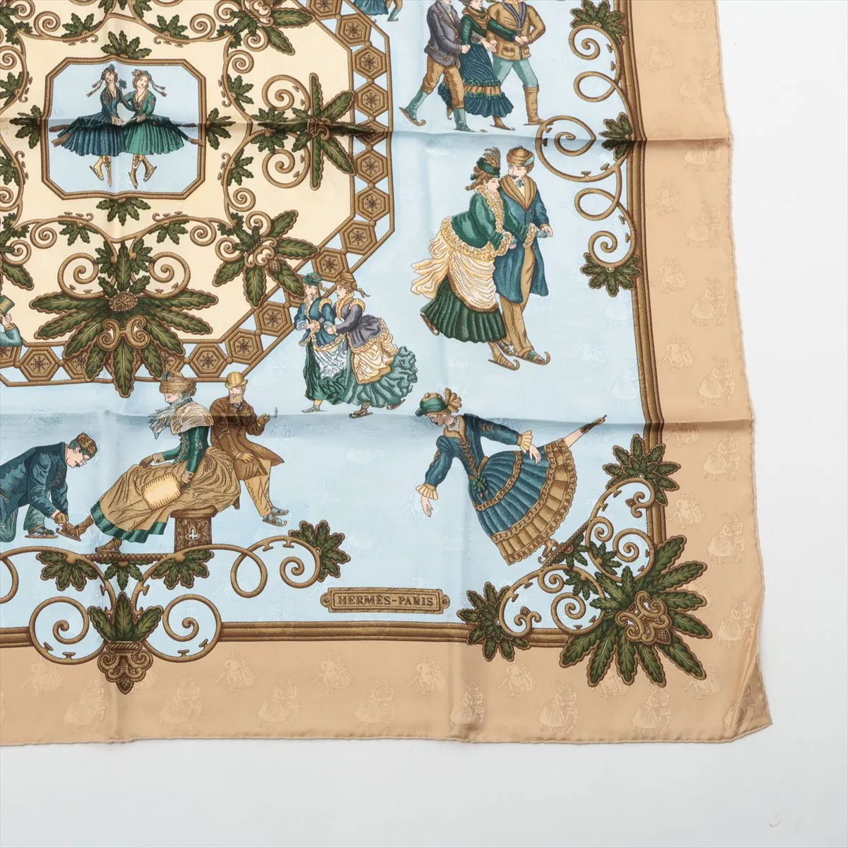 Carre 90 Joies'd Hiver Winter Fun Scarf Silk Beige Thread Fuzz Thread — view 4