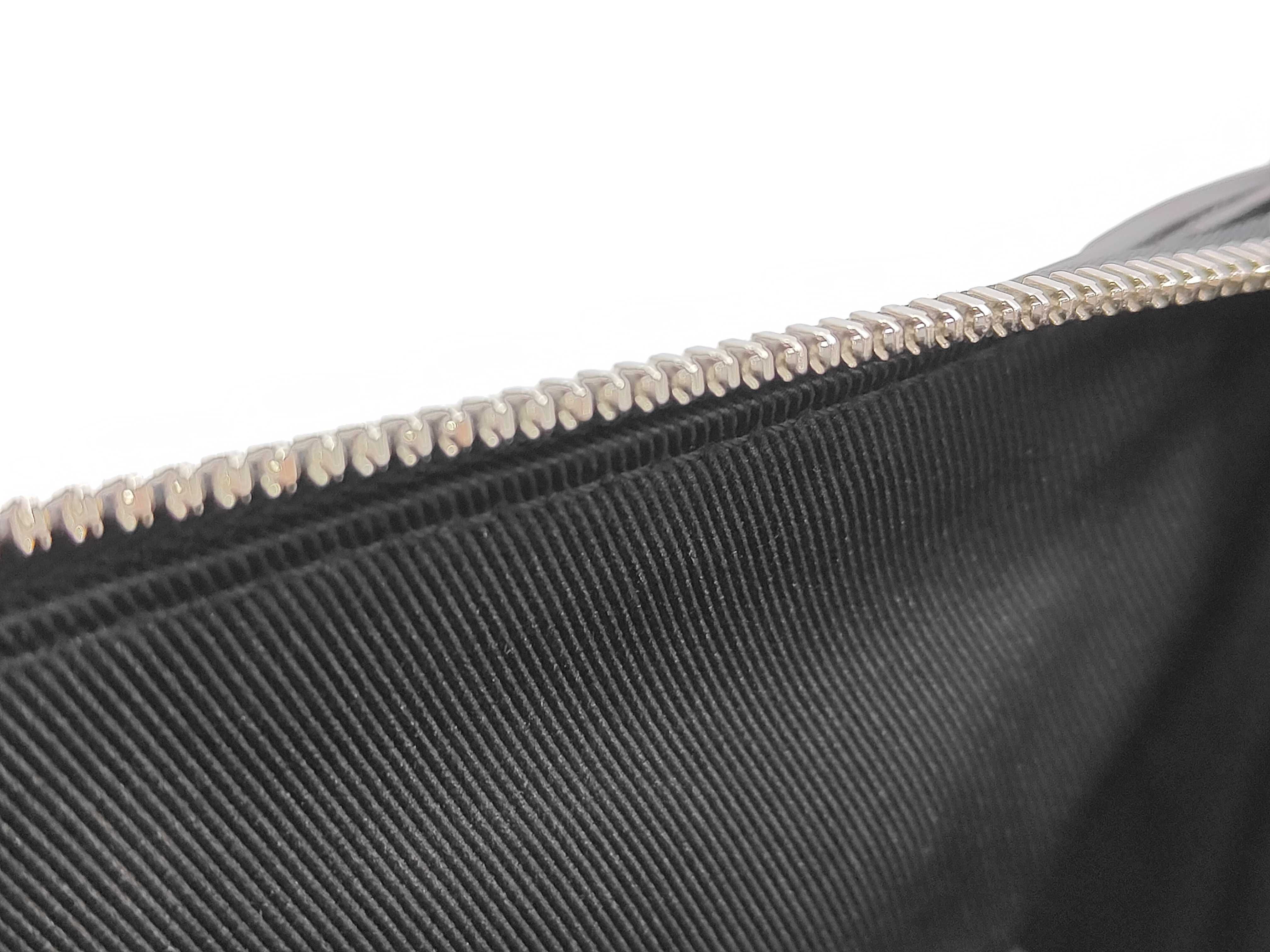 Damier Graphite Mick PM NM Shoulder Bag — view 10