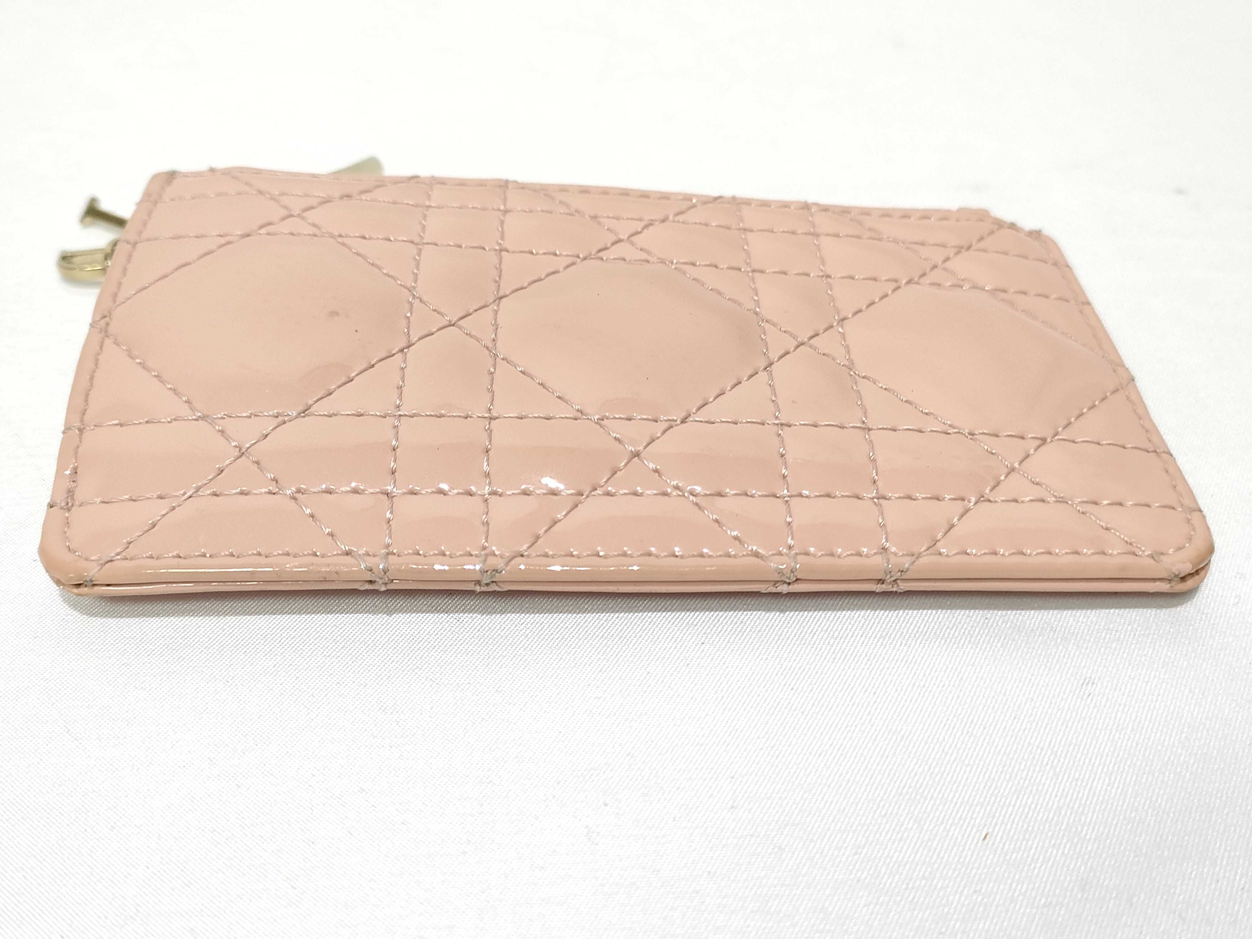 coin case — view 3