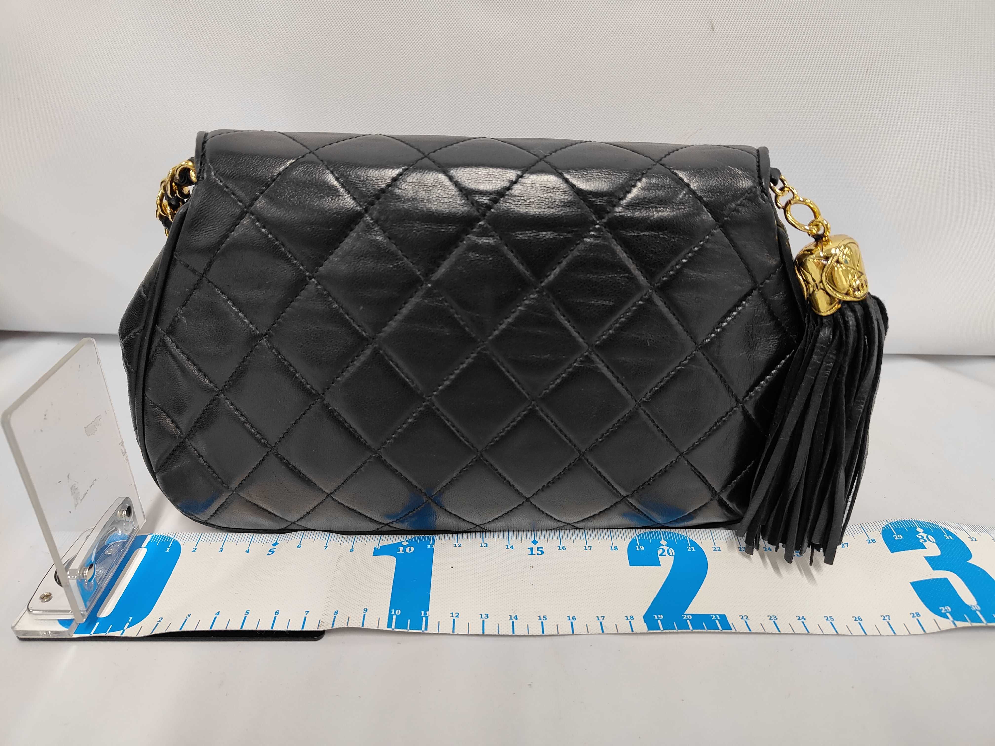 Vintage Matelassé Black Lambskin Shoulder Bag — view 2