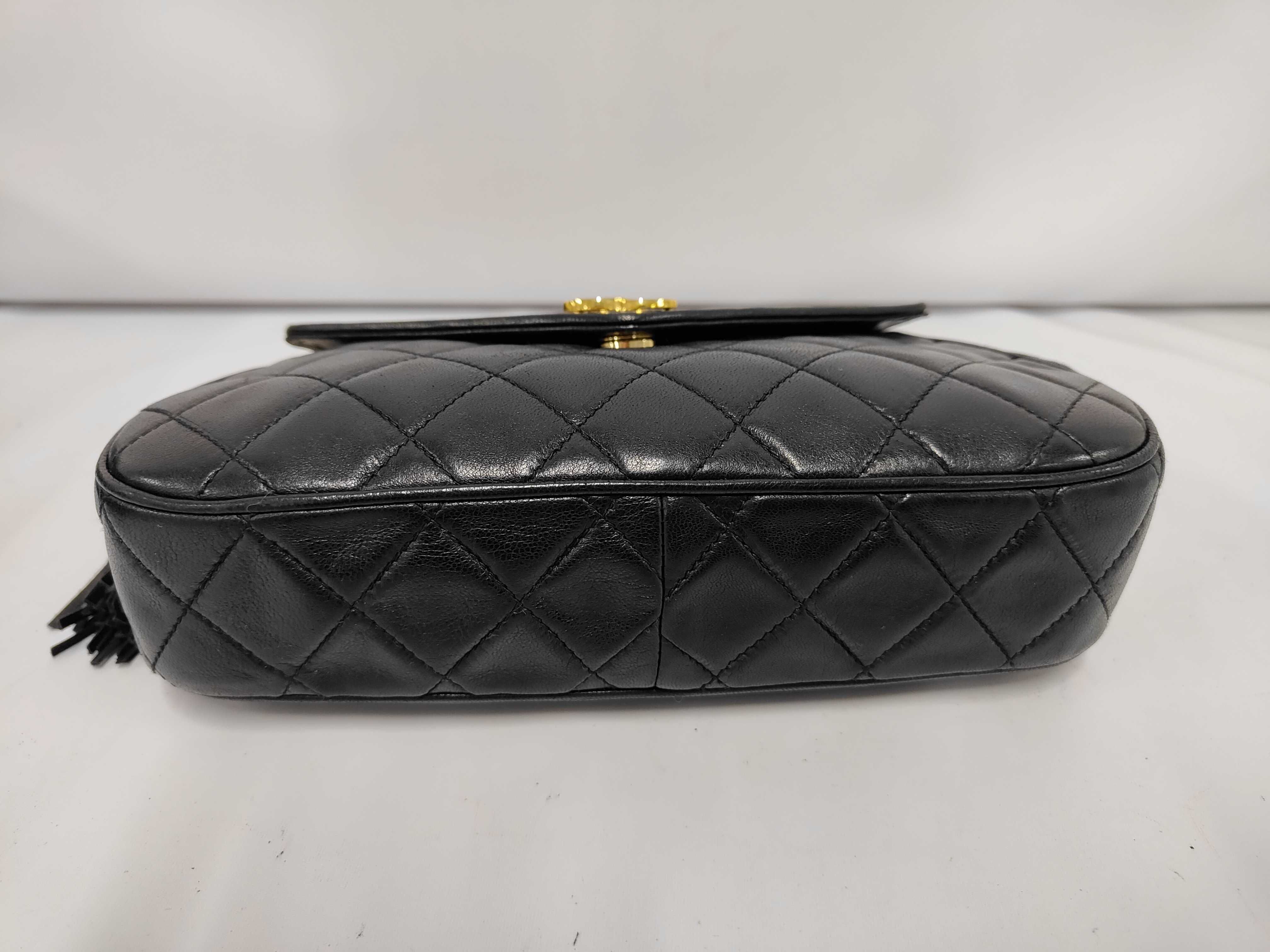Vintage Matelassé Black Lambskin Shoulder Bag — view 3