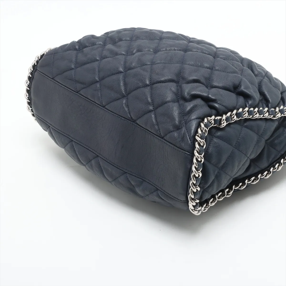 Matelasse Lambskin Chain Shoulder Bag Chain Around Navy Silver Hardware 15369999 15th Series — view 3