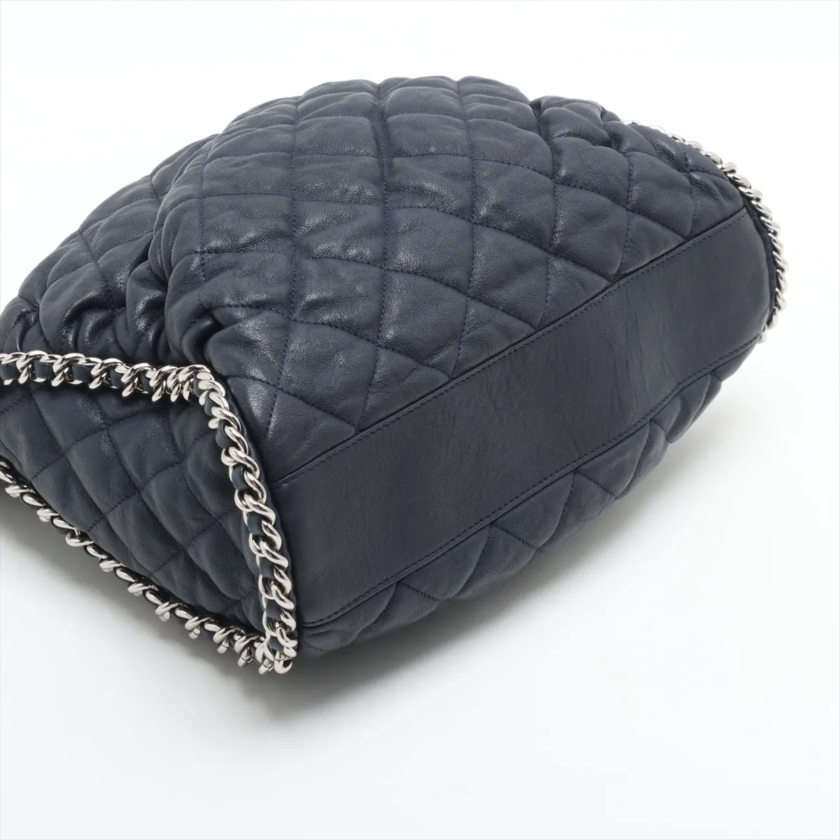 Matelasse Lambskin Chain Shoulder Bag Chain Around Navy Silver Hardware 15369999 15th Series — view 4