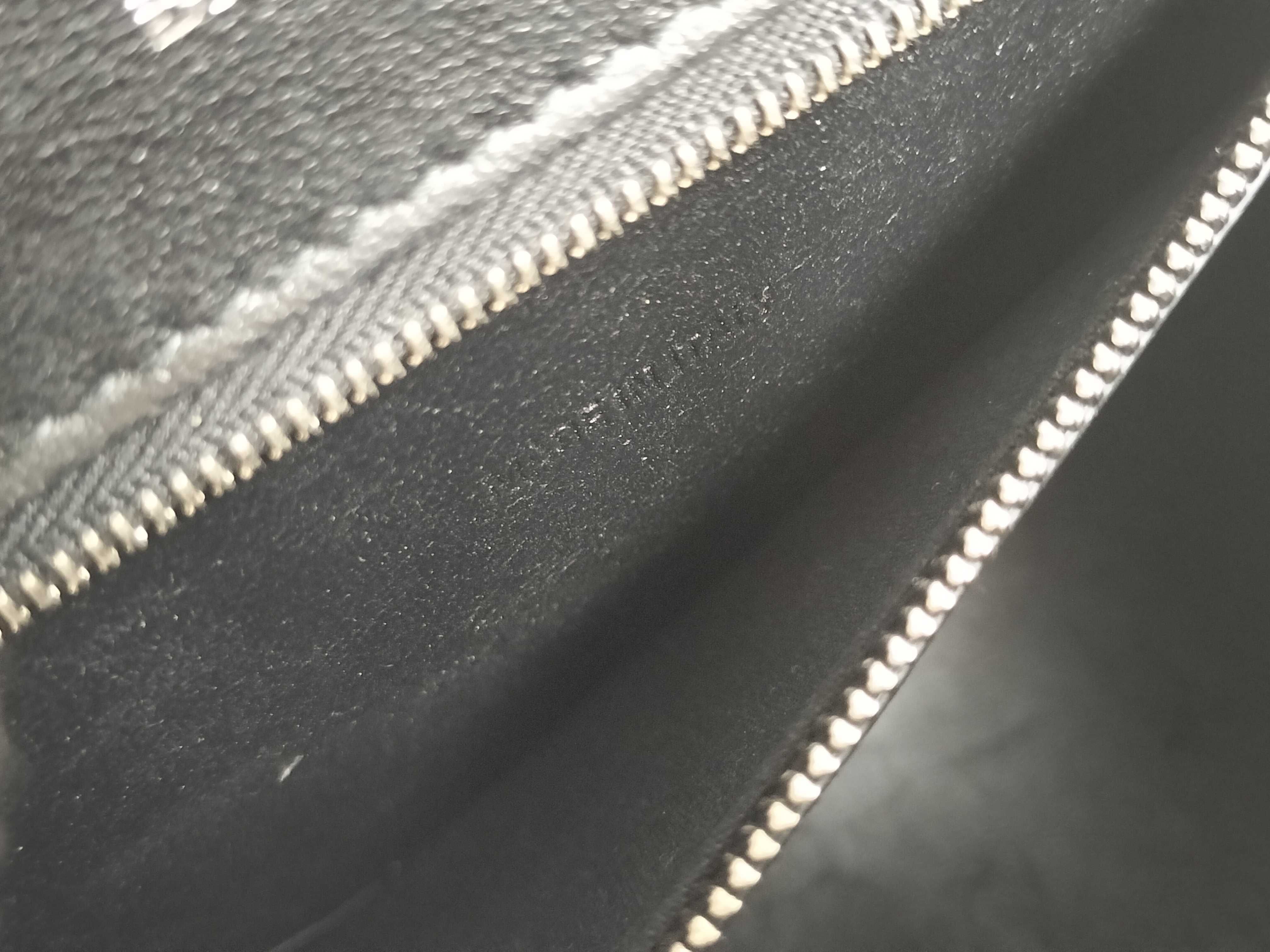 Hourglass Spray Dot 2-Way Handbag — view 13