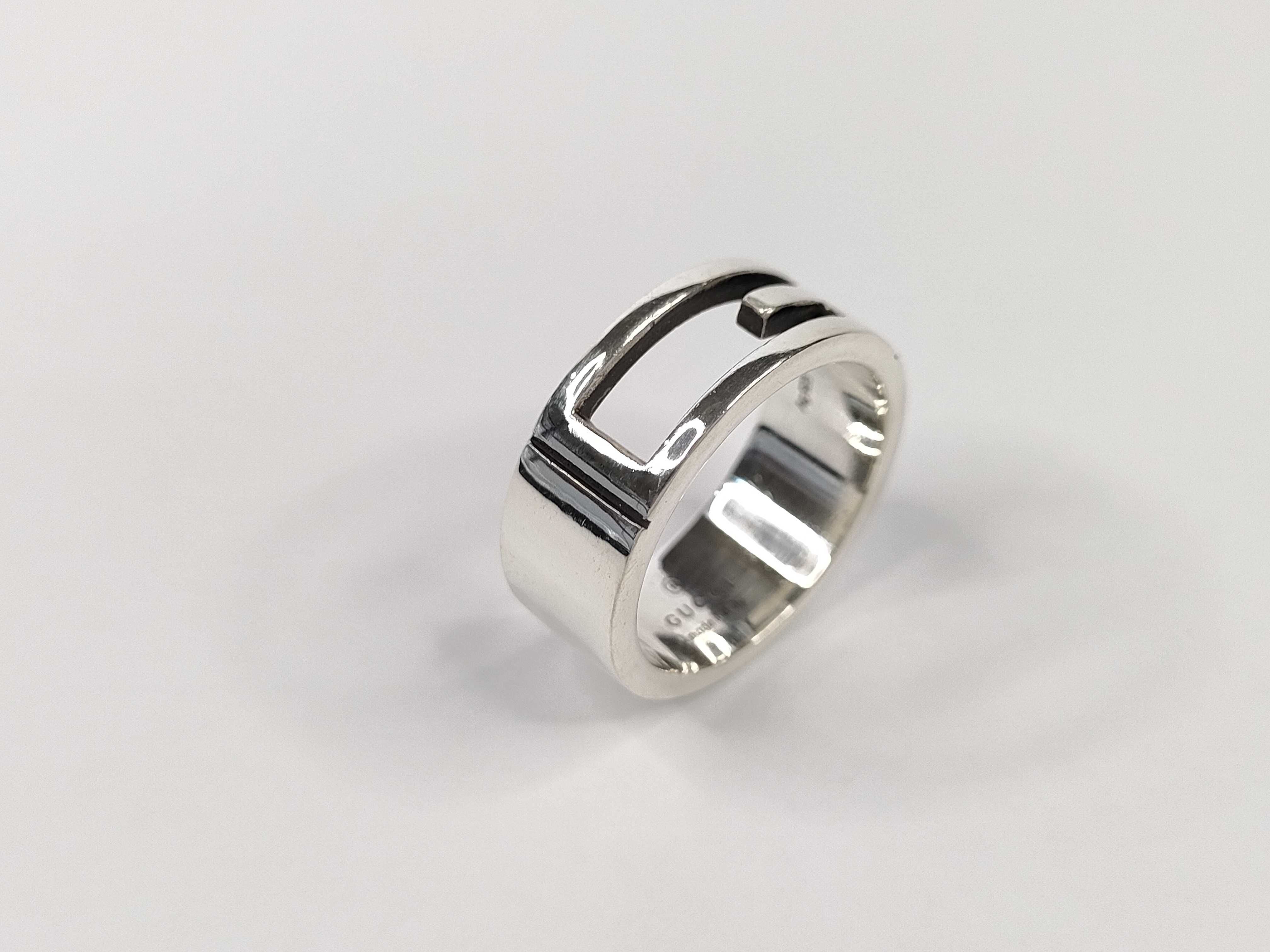 ring, branded G cutout G, SV925, approximately size 14. — view 8