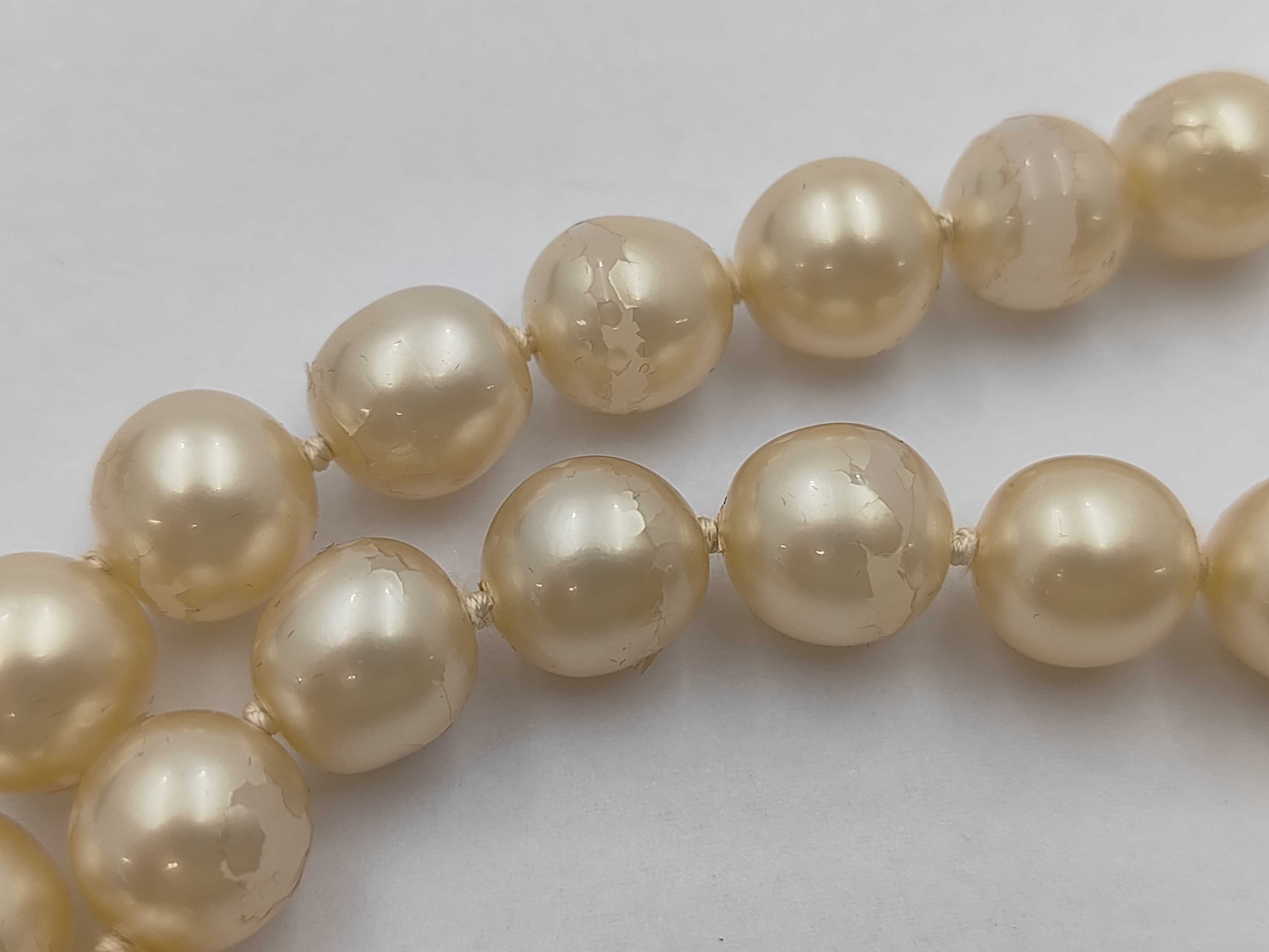 Pearl Necklace F16V Necklace — view 3