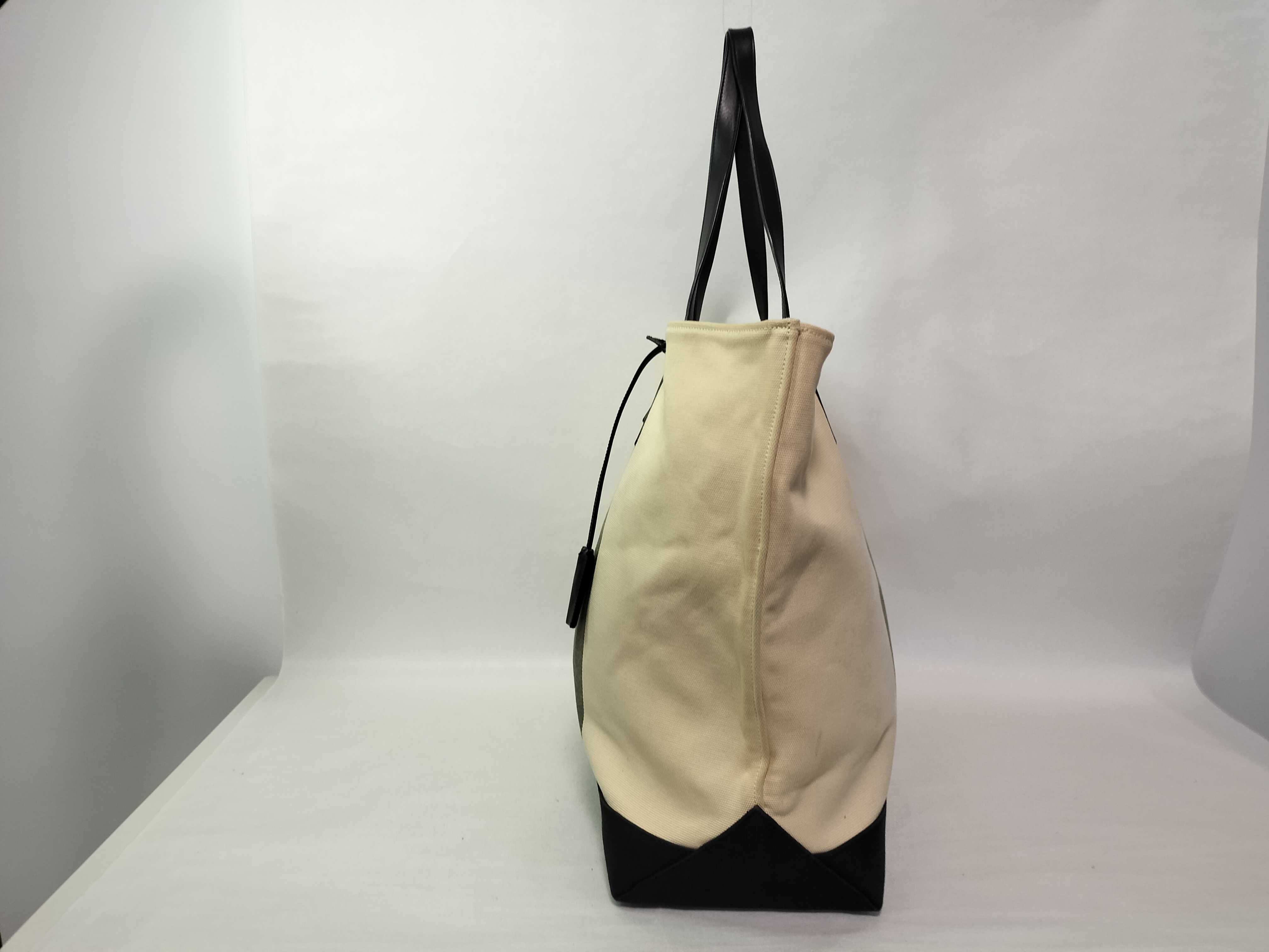 413054 GPD1E Canvas Beach Shopping East-West Tote Bag Beige Black with Keyring and Dust Bag — view 4