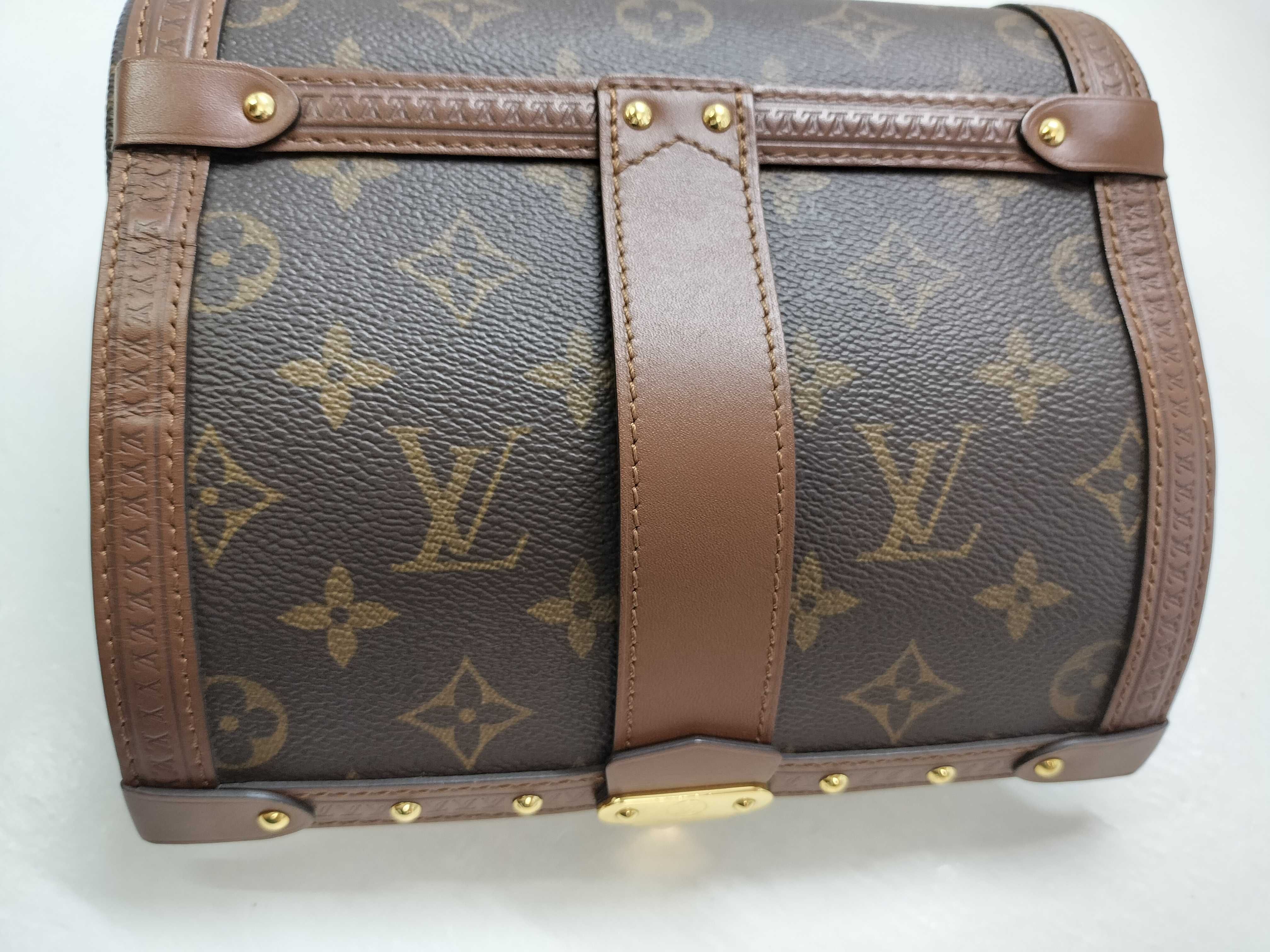 Monogram Louis Vuitton Papillon Shoulder Bag Monogram Shoulder Bag — view 11