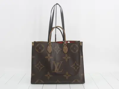 Monogram Giant Reverse OnTheGo GM 2-Way Tote Bag