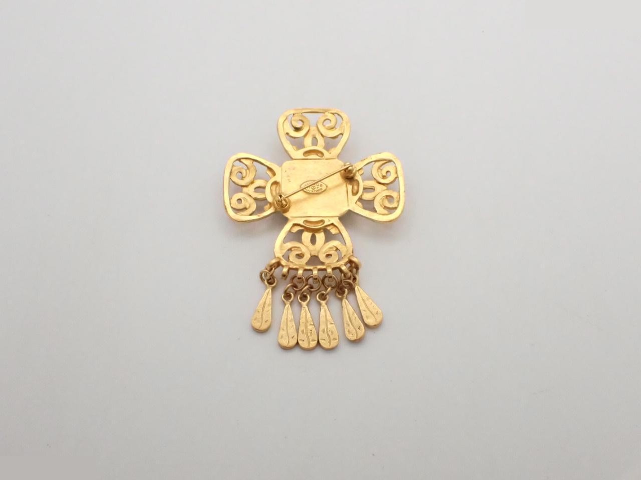 95P Brooch — view 2