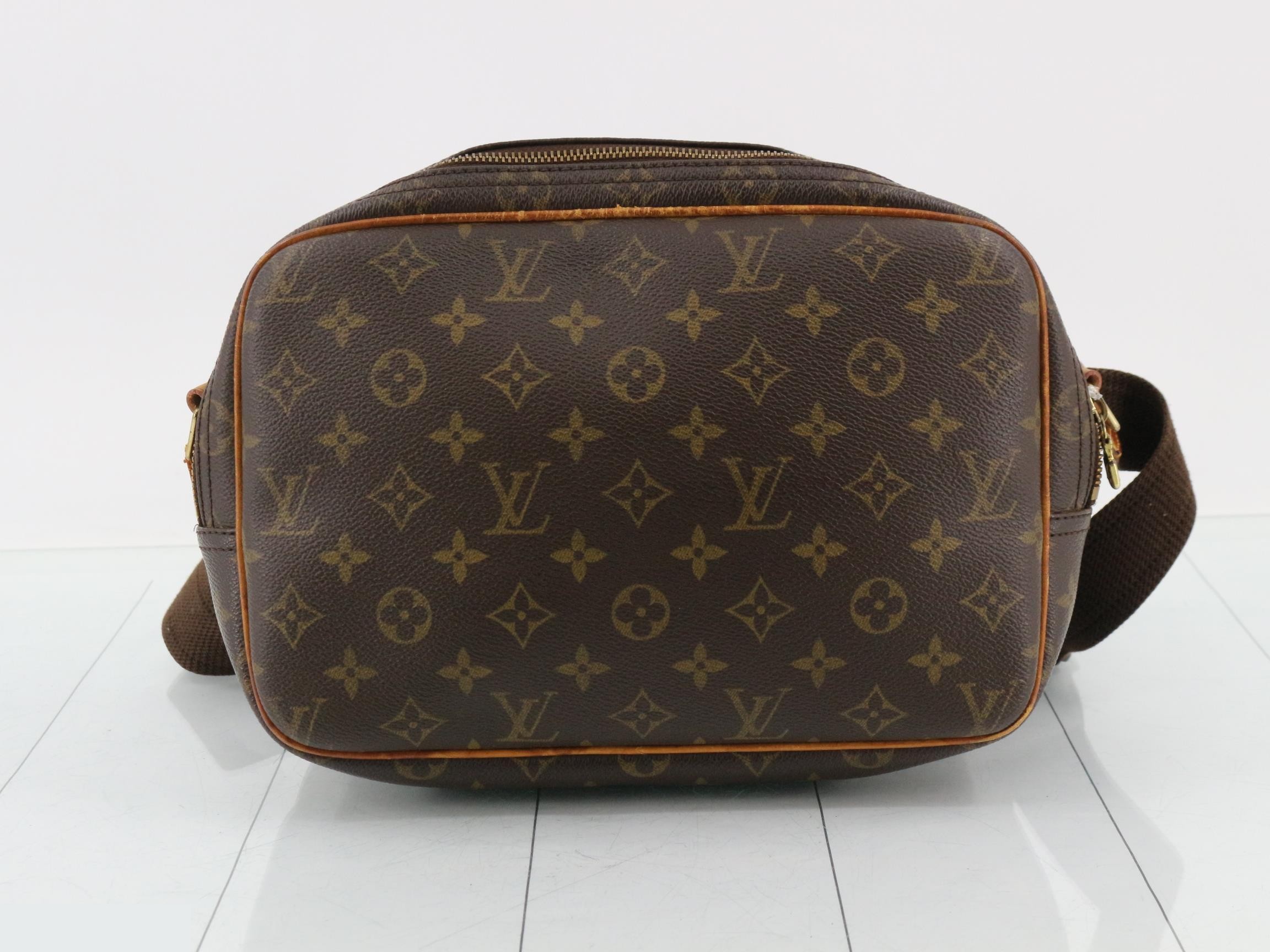 monogram reporter — view 2