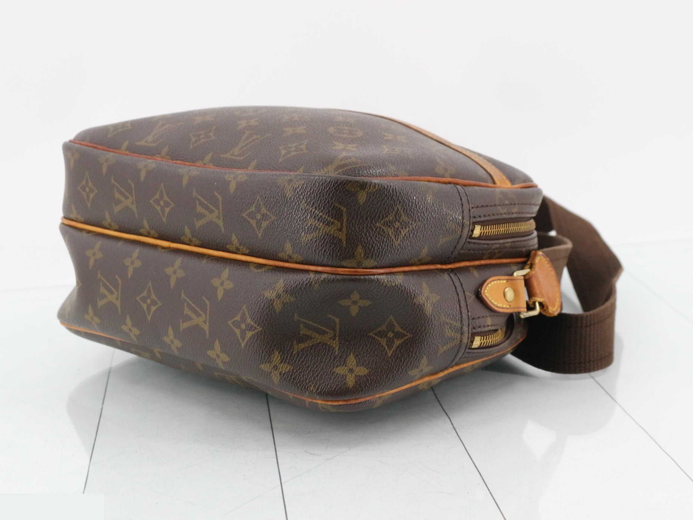 monogram reporter — view 6