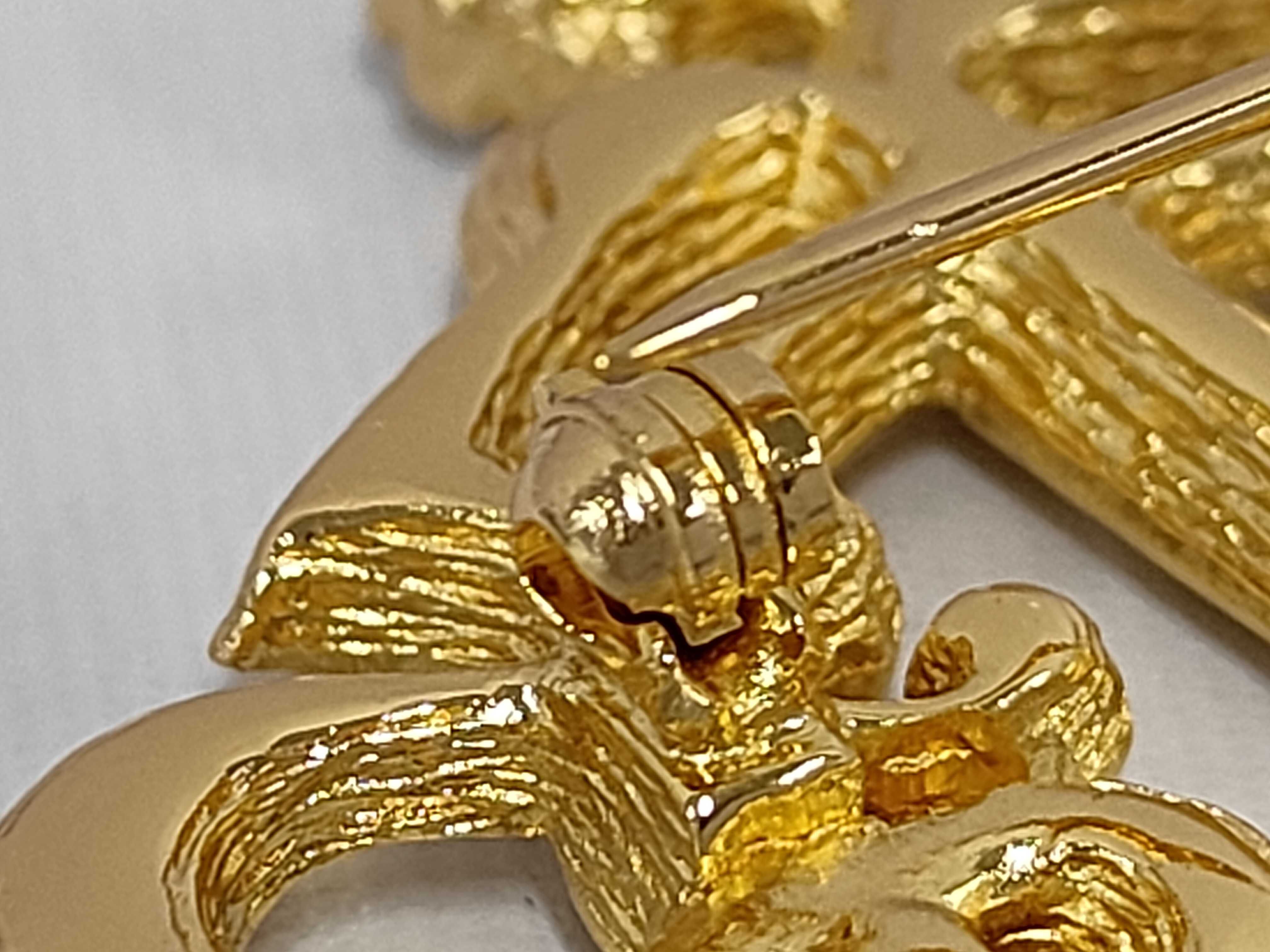 Christian / Brooch / GP Brooch — view 8