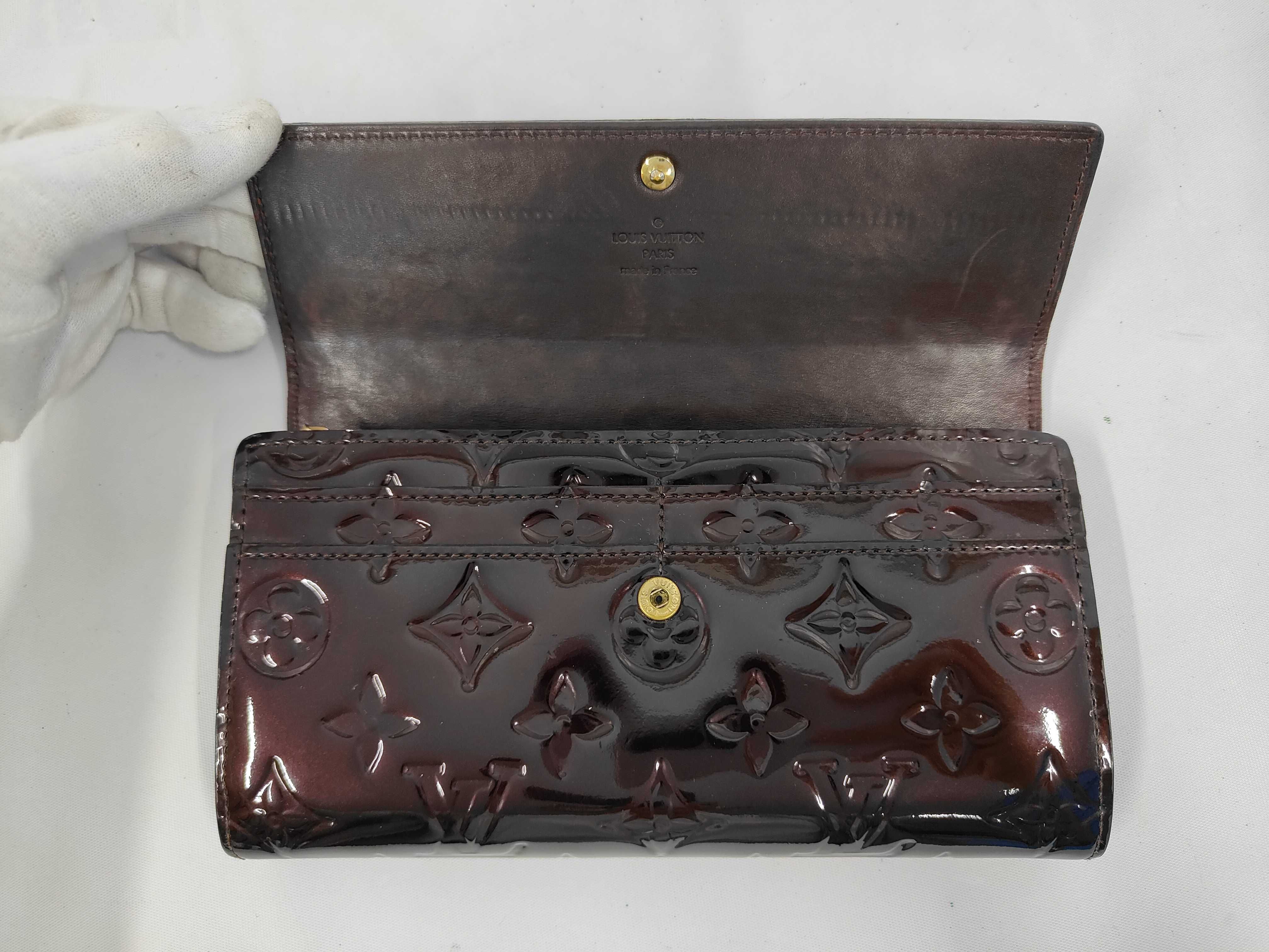 M93524 Vernis Portefeuille Sarah Amarante Wallet with Box — view 6