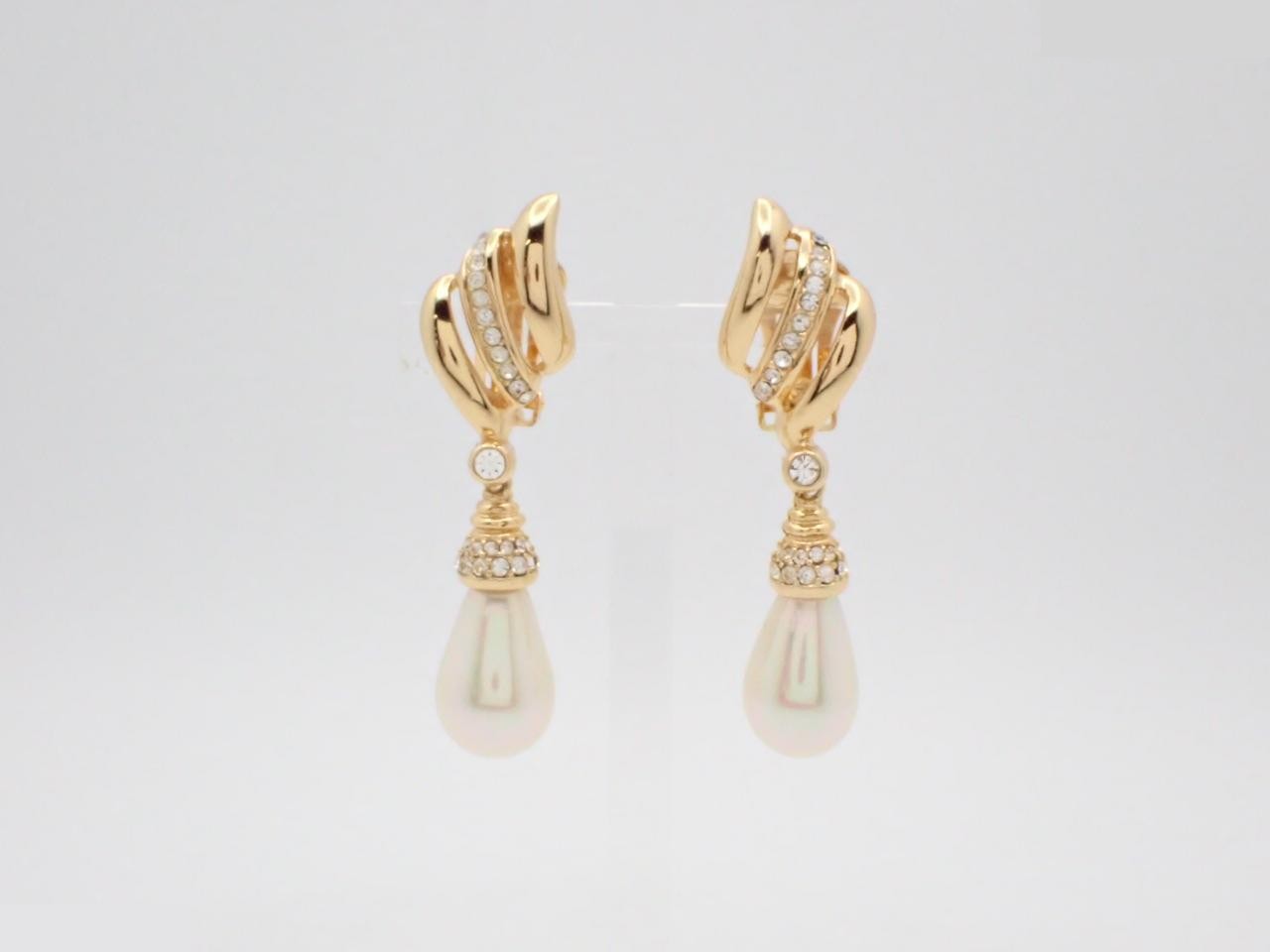 Unused, stored item: Precious metal earrings