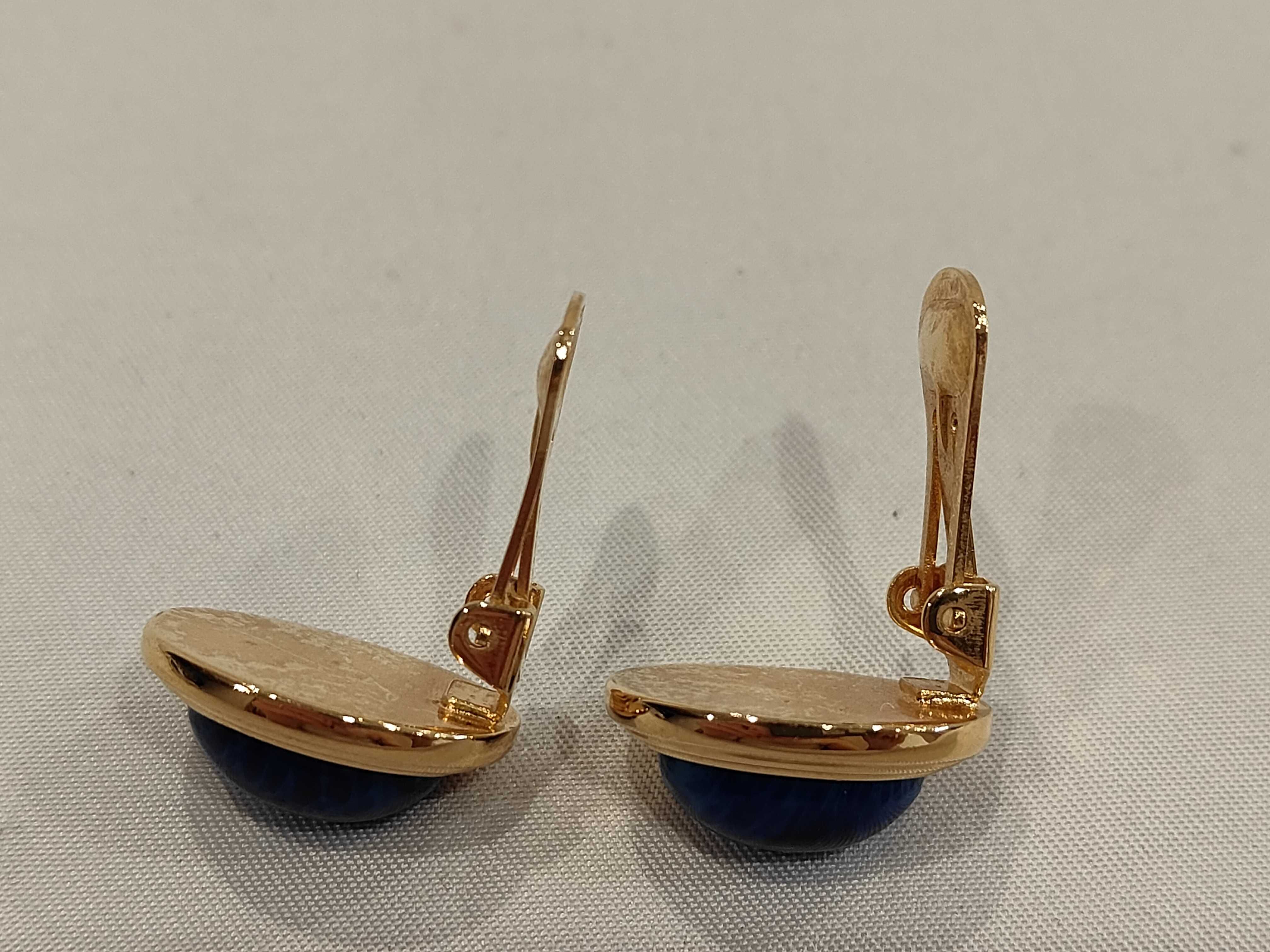 Earrings — view 3