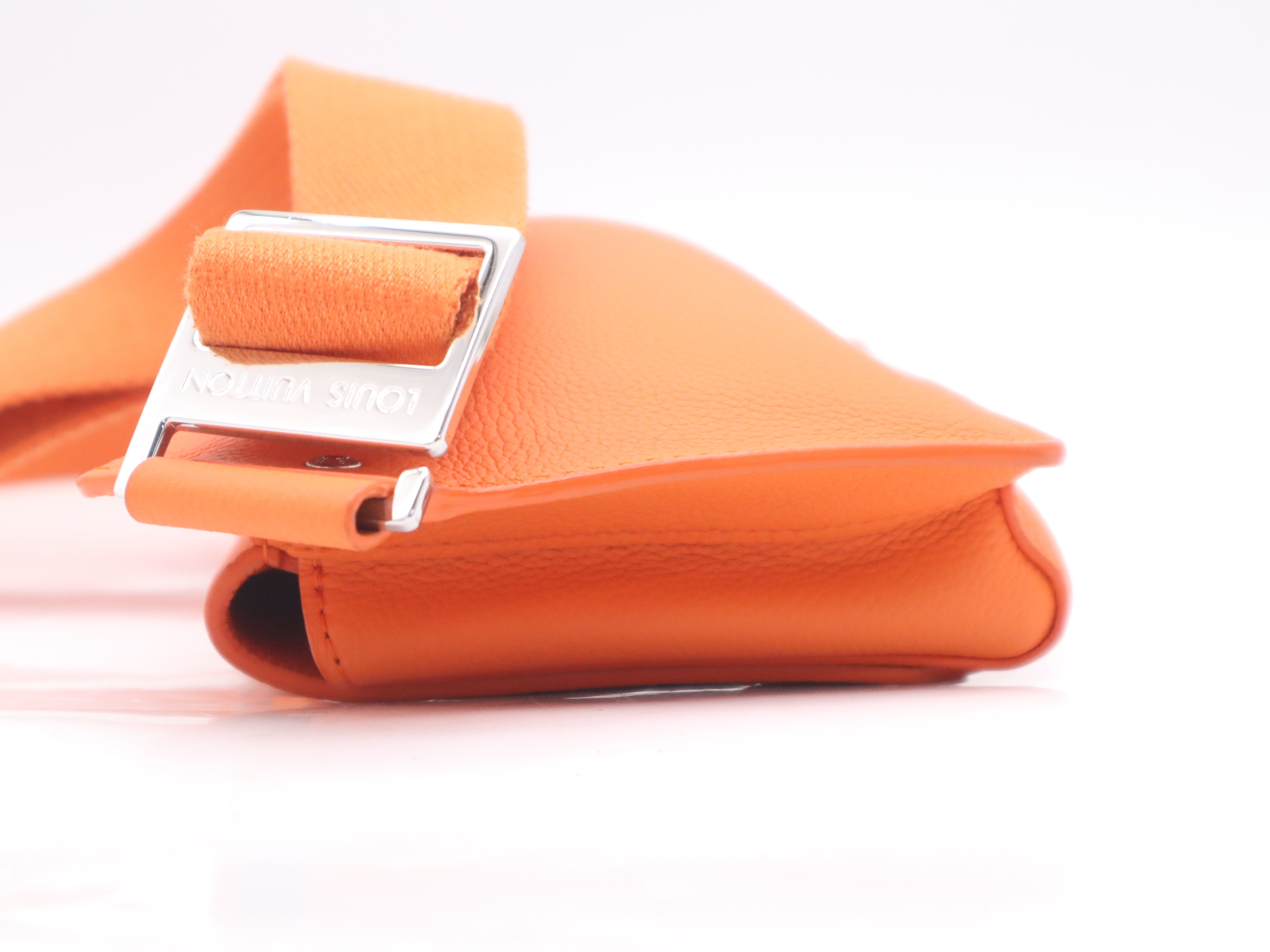 M59625 LV Aerogram Bum Bag NV RFID Verified Waist Bag — view 3