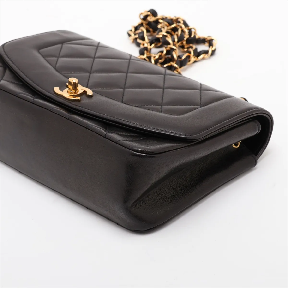 Matelassé Lambskin Single Flap Single Chain Bag, Diana Flap, Black with Gold Hardware, 3156526, Series 3 — view 3