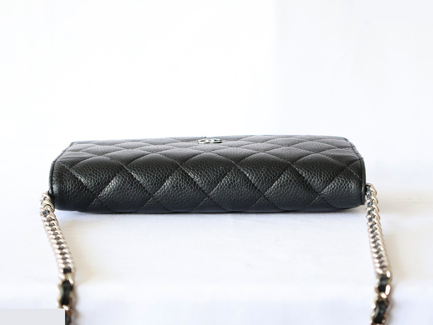 Caviar leather matelassé chain wallet shoulder bag, black — view 7