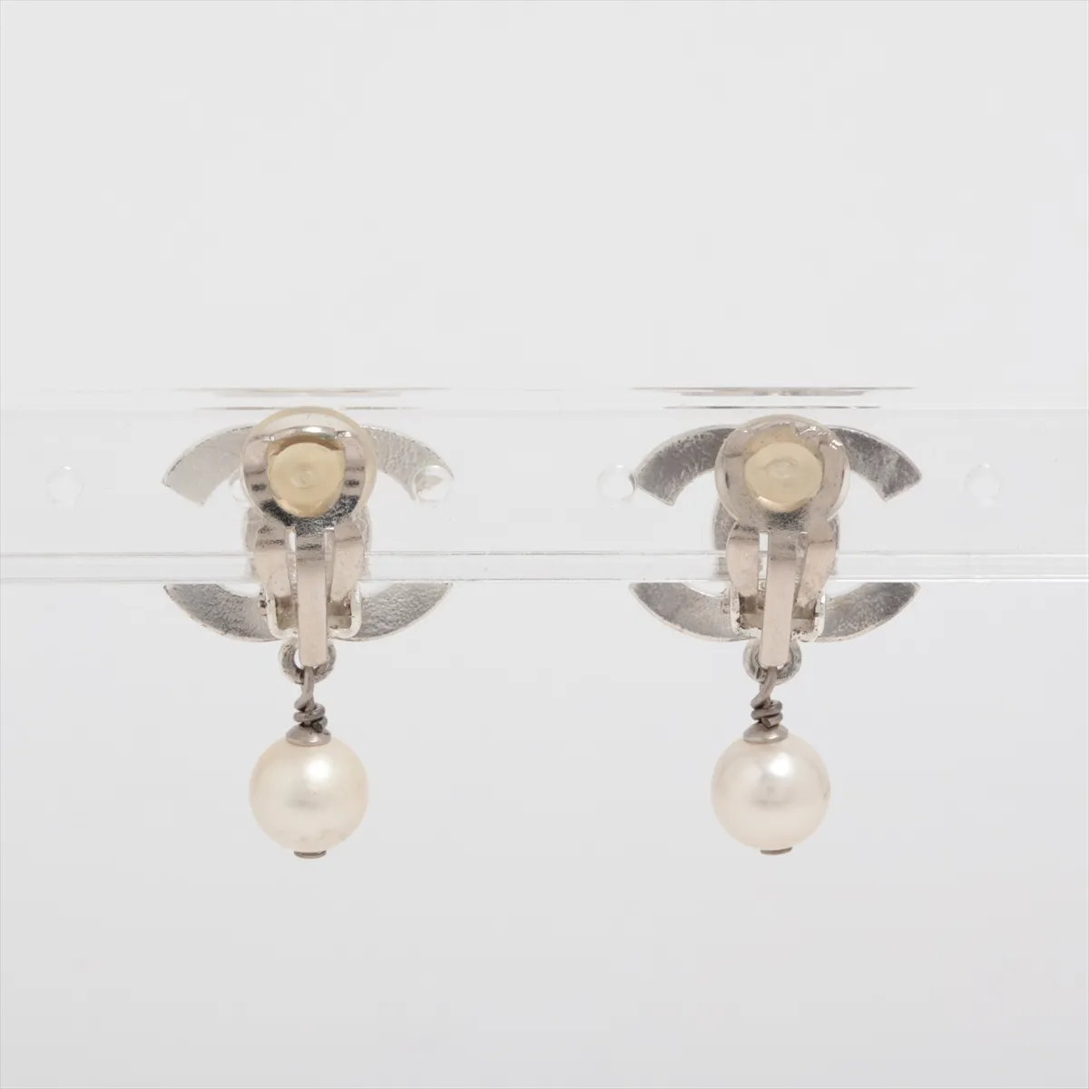 Coco Mark 03A Earrings (for both ears) Metal x Rhinestone x Faux Pearl Silver Perfume — view 2