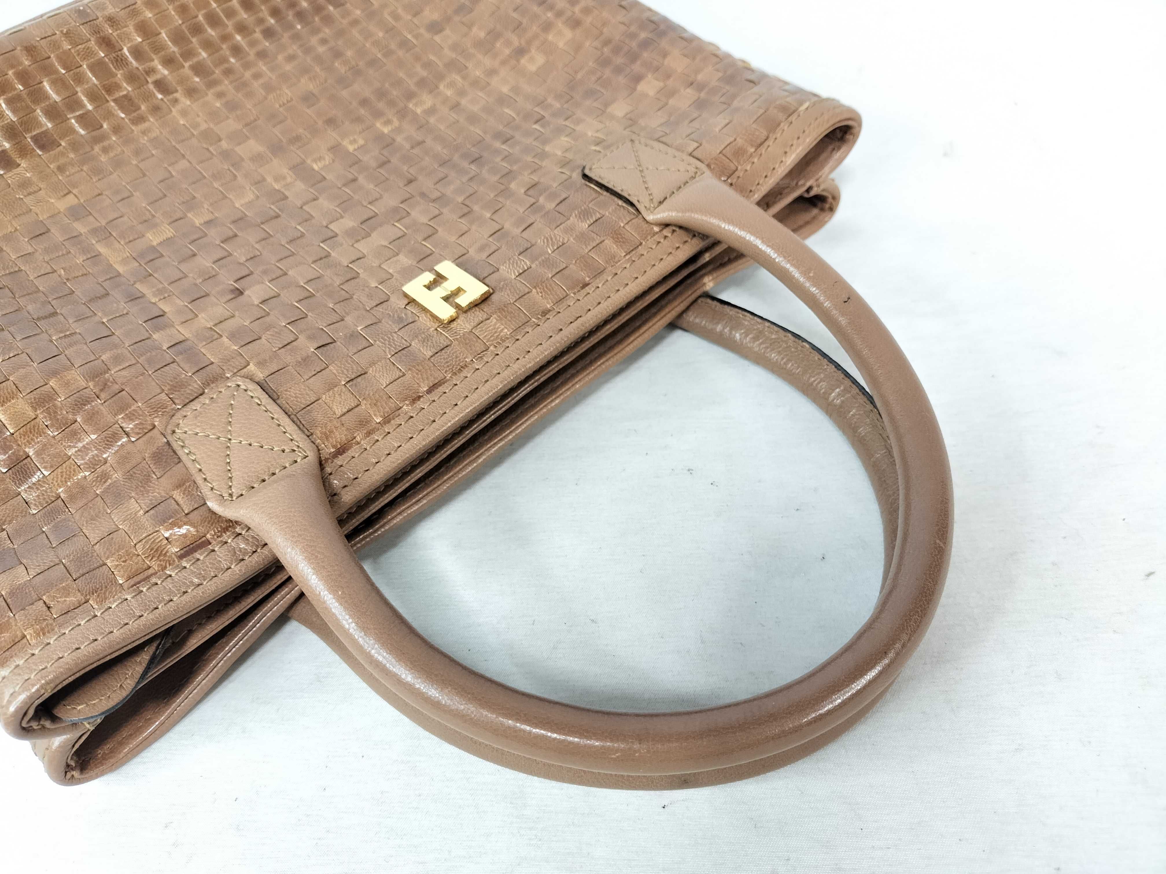 handbag — view 3