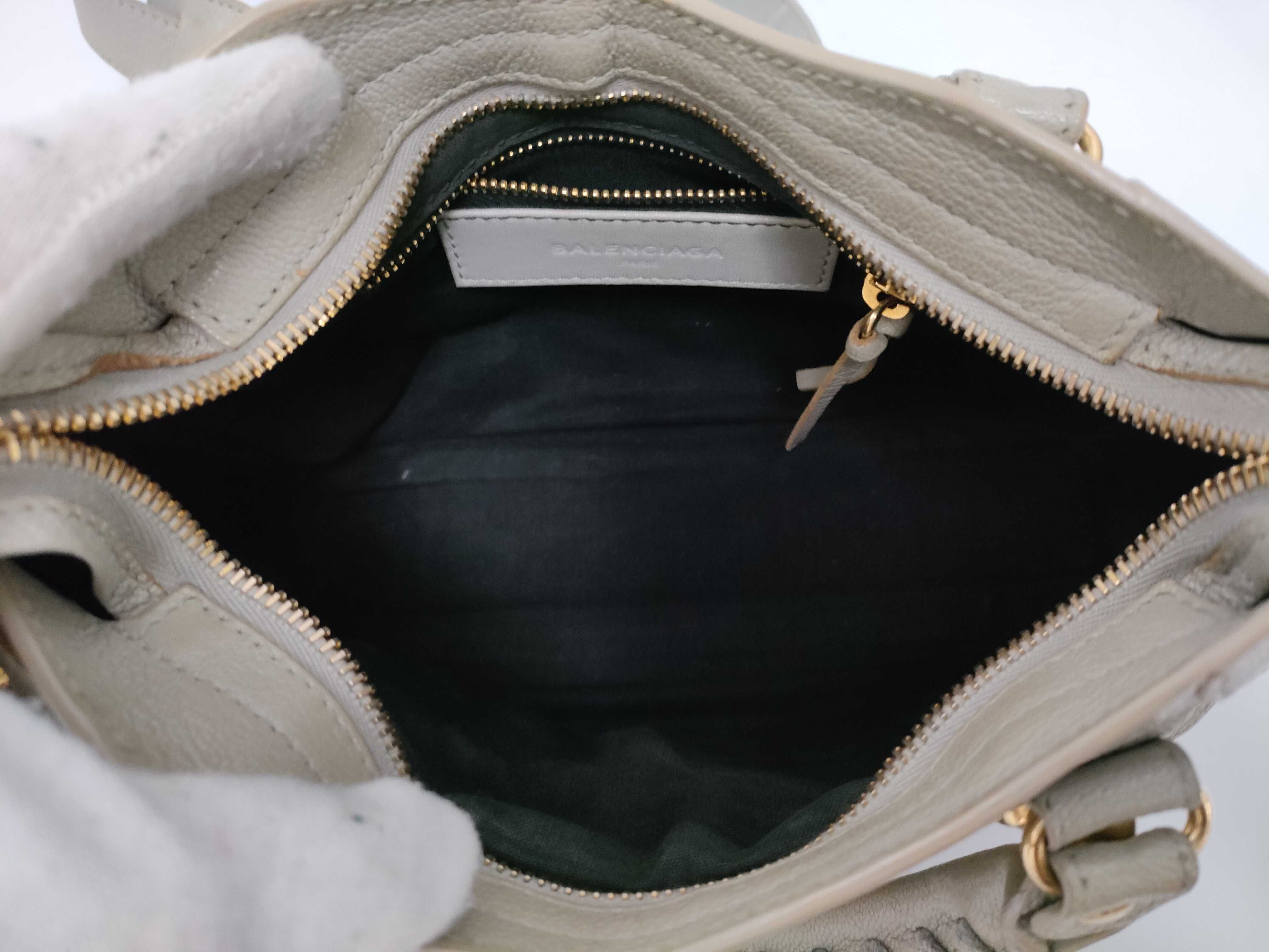 390160 Leather Classic Metal Edge City 2-Way Handbag with Gold Hardware — view 9