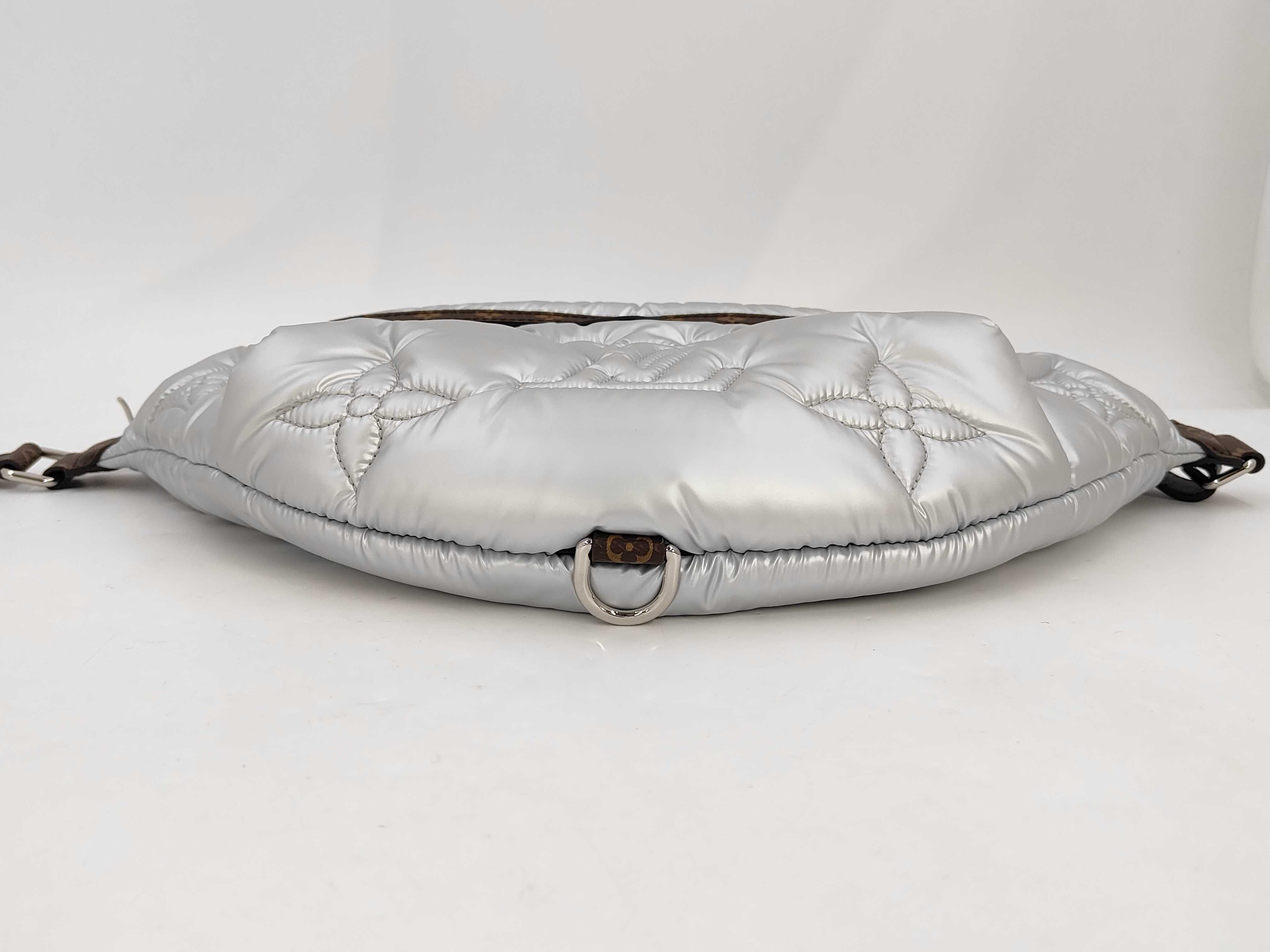 Pillow Maxi Bum Bag M20971 Silver (RFID detected) Waist Bag — view 7