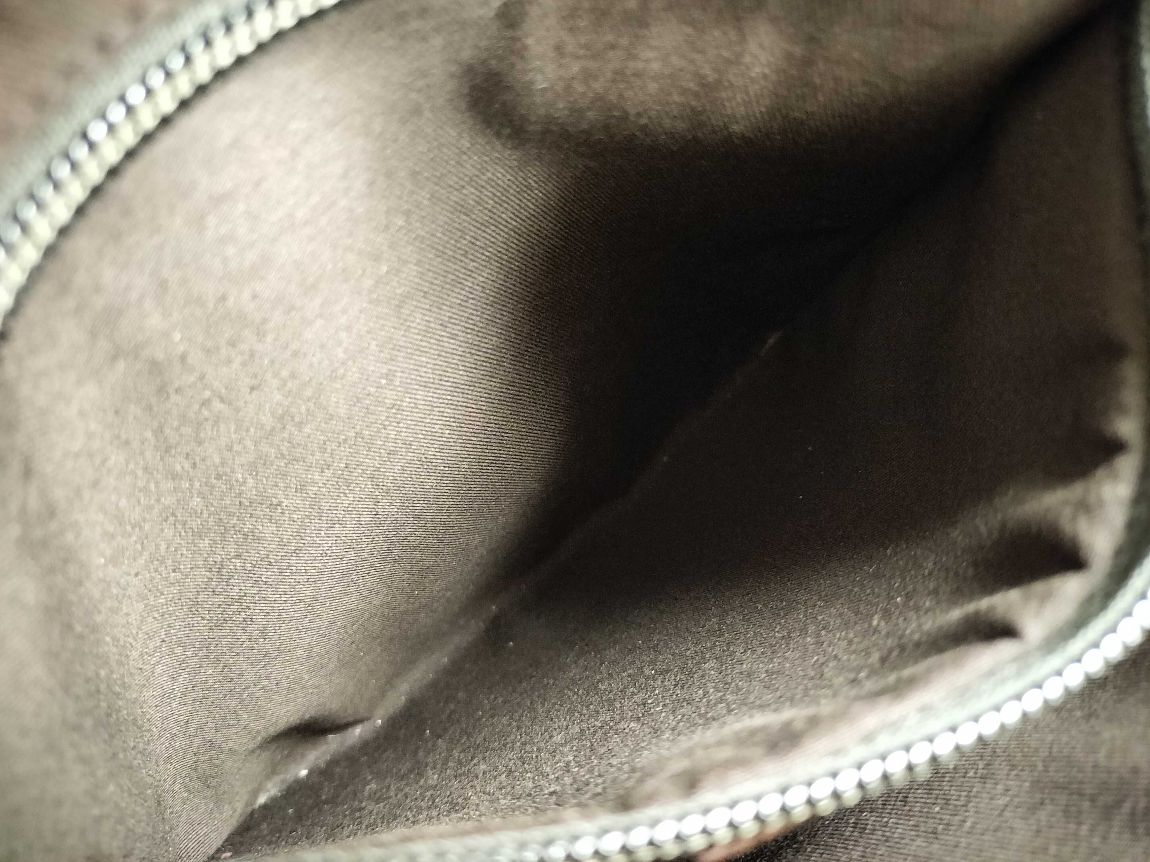 GG Canvas Gucci GG Canvas Shoulder Bag — view 11