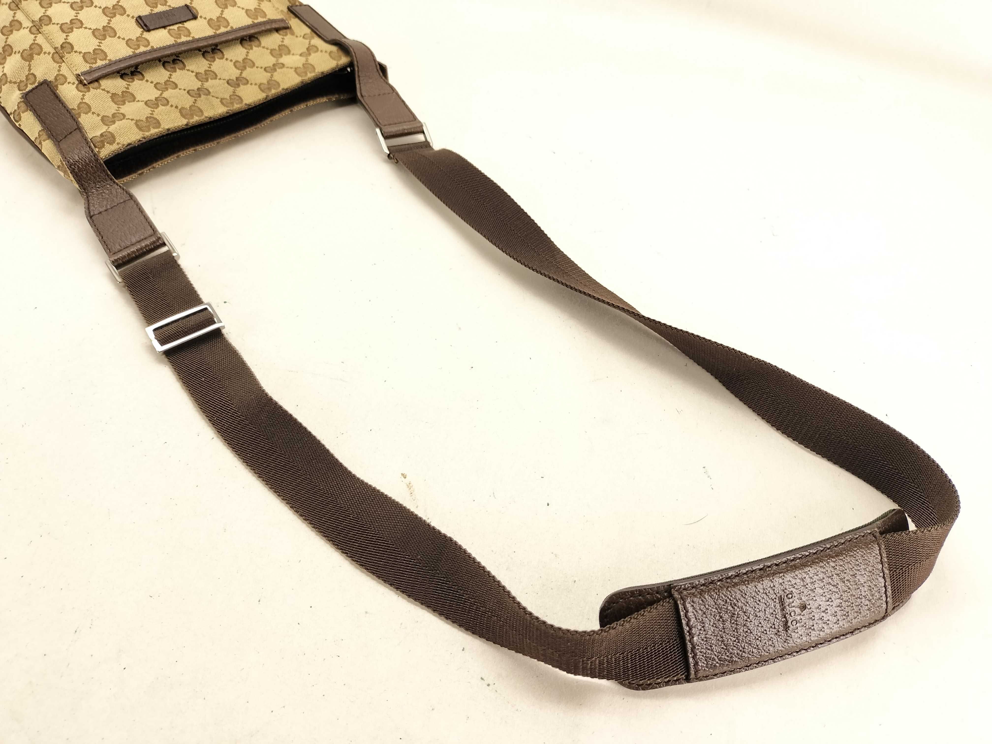 GG Canvas Gucci GG Canvas Shoulder Bag — view 3