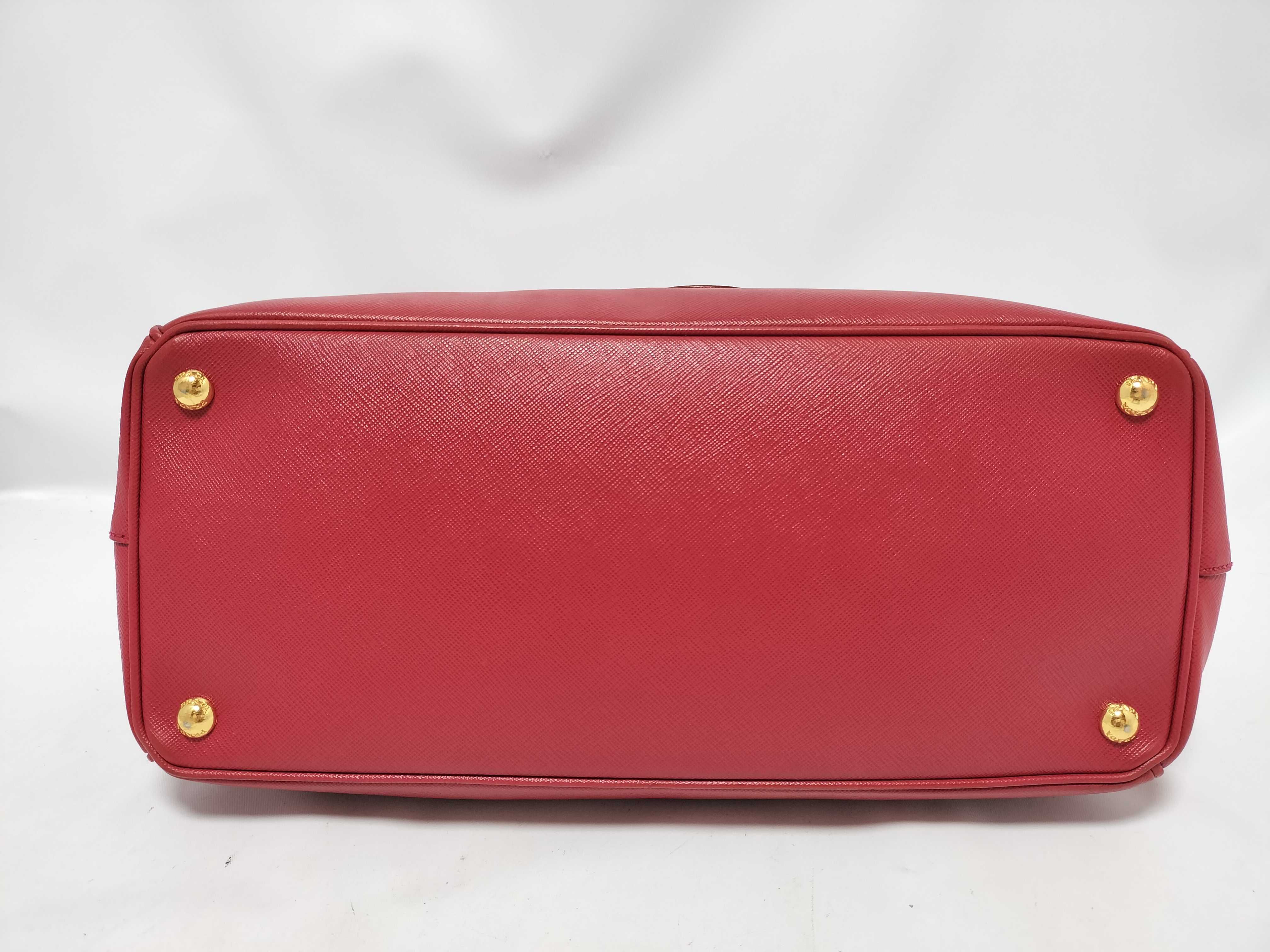 Saffiano Lux Red BN1786 Handbag — view 6