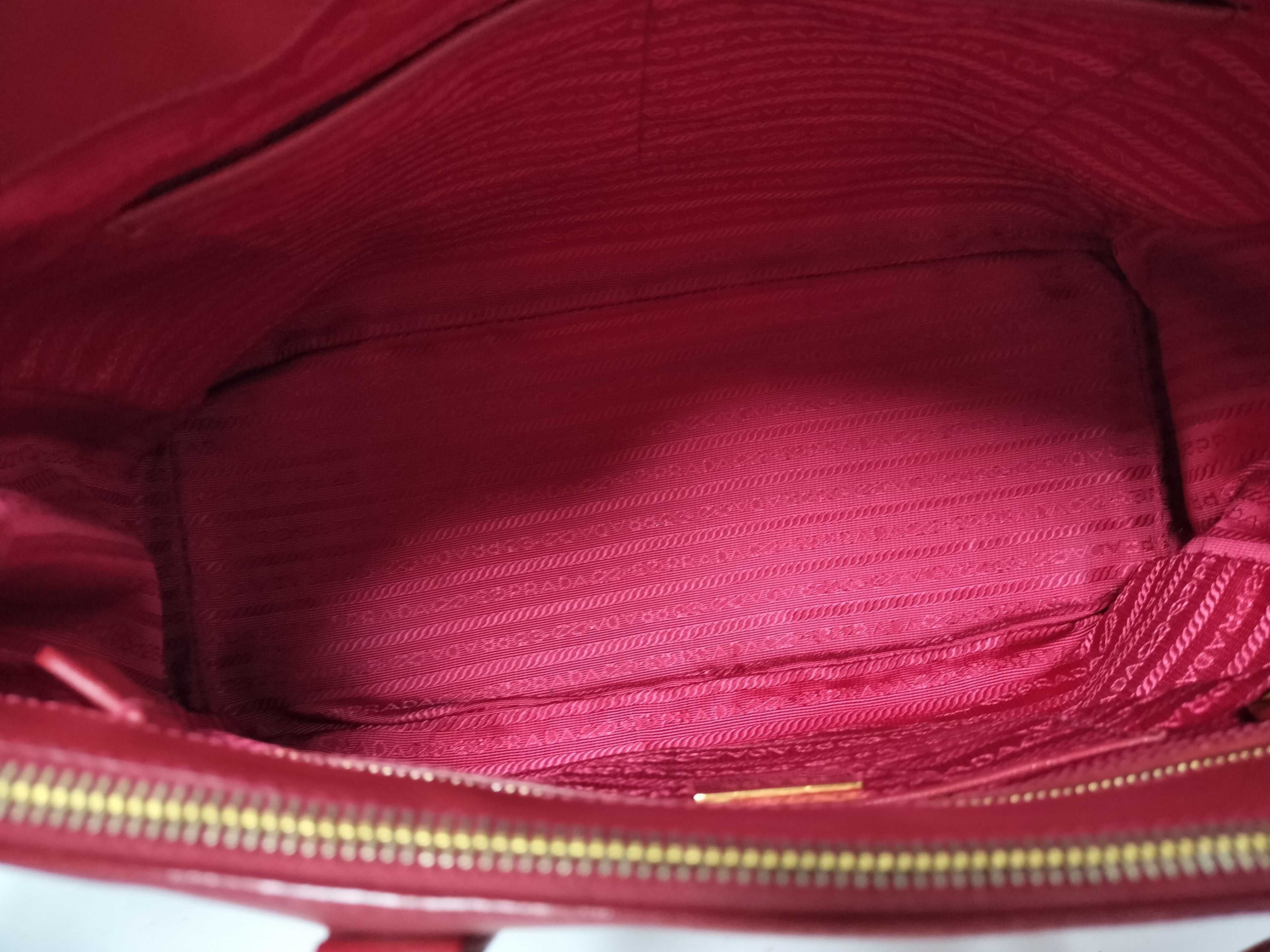 Saffiano Lux Red BN1786 Handbag — view 9