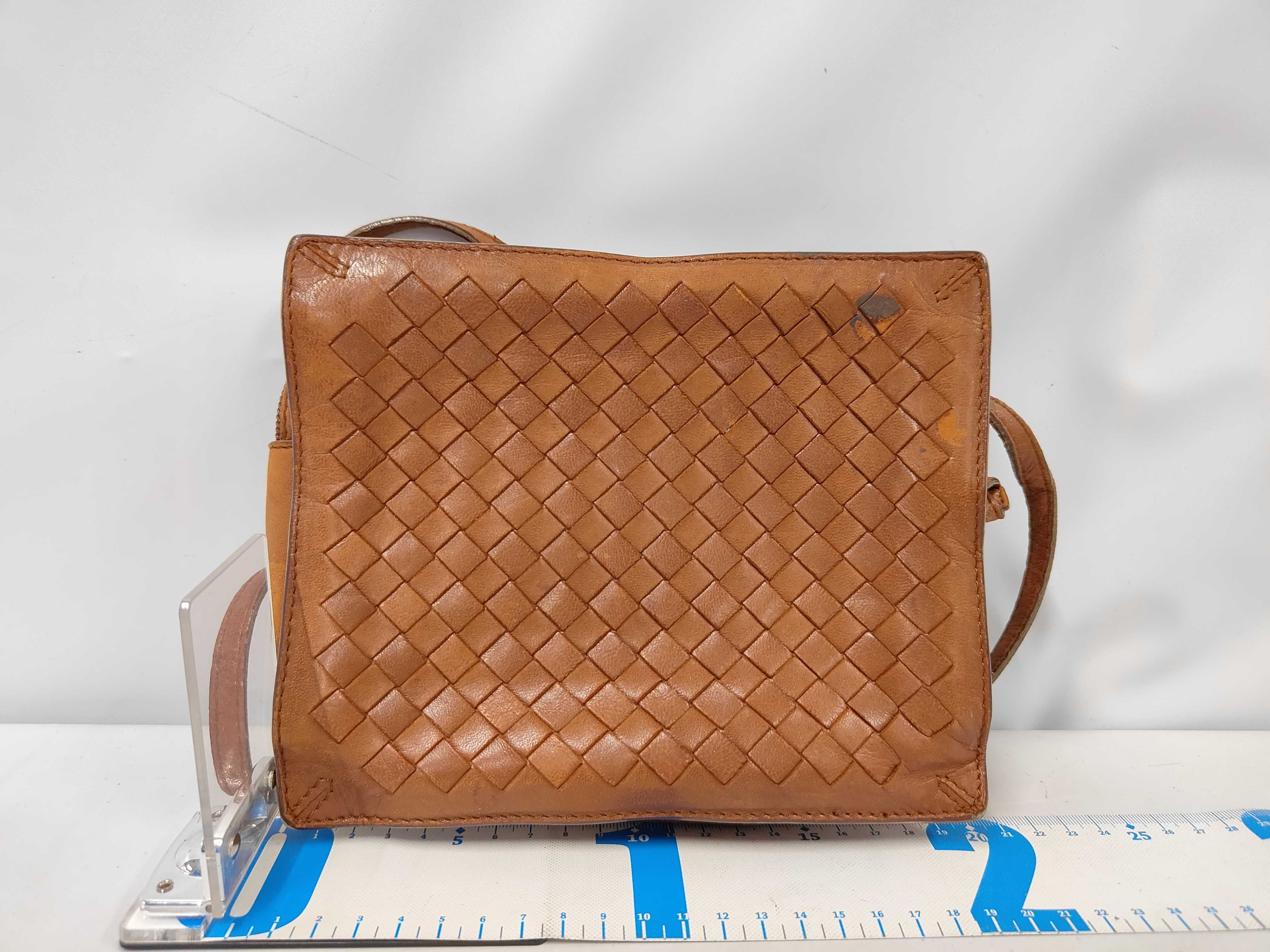 Intrecciato Shoulder Bag Vintage Shoulder Bag — view 2
