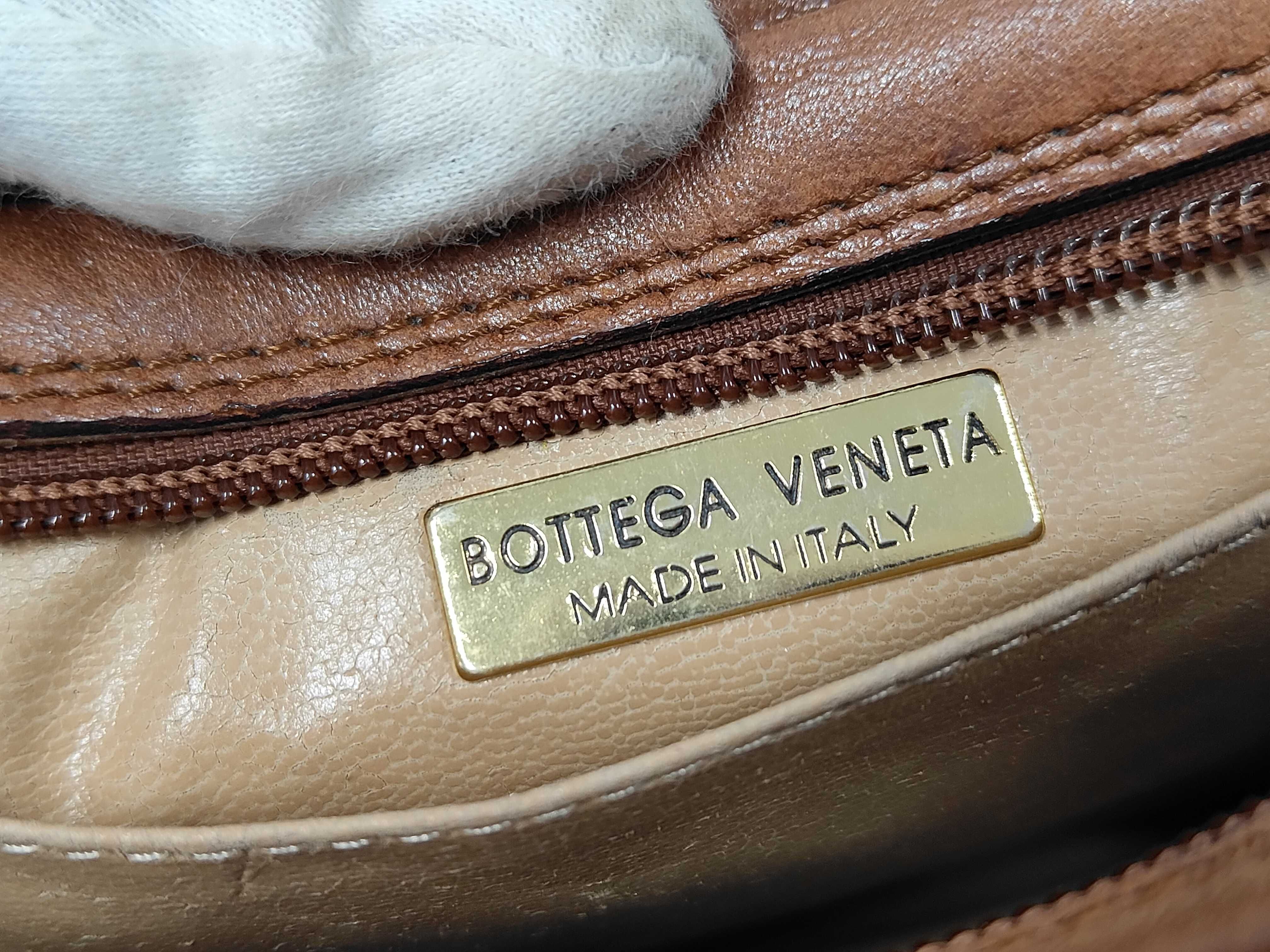 Intrecciato Shoulder Bag Vintage Shoulder Bag — view 10