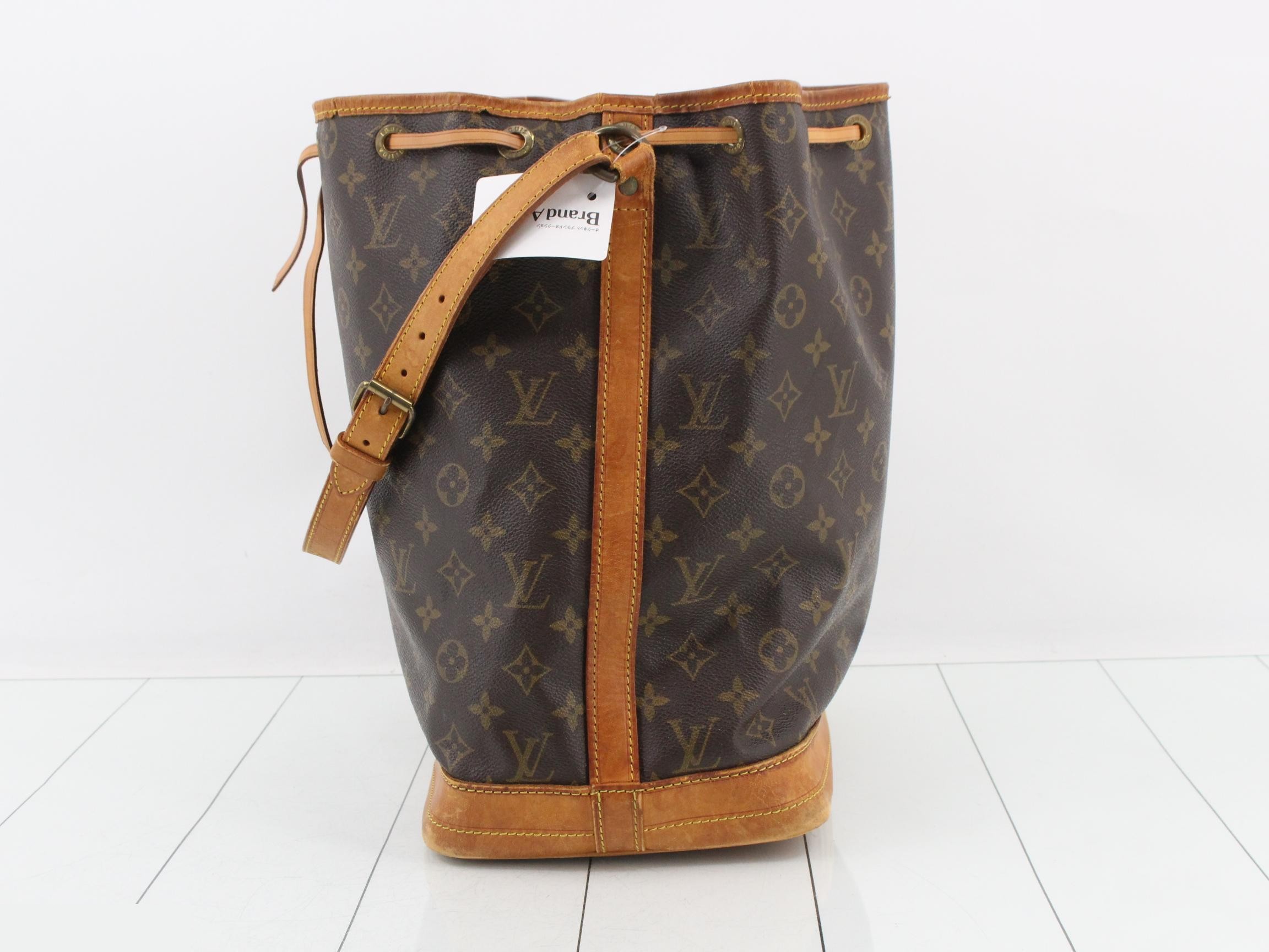 Noe Monogram Shoulder Bag — view 3