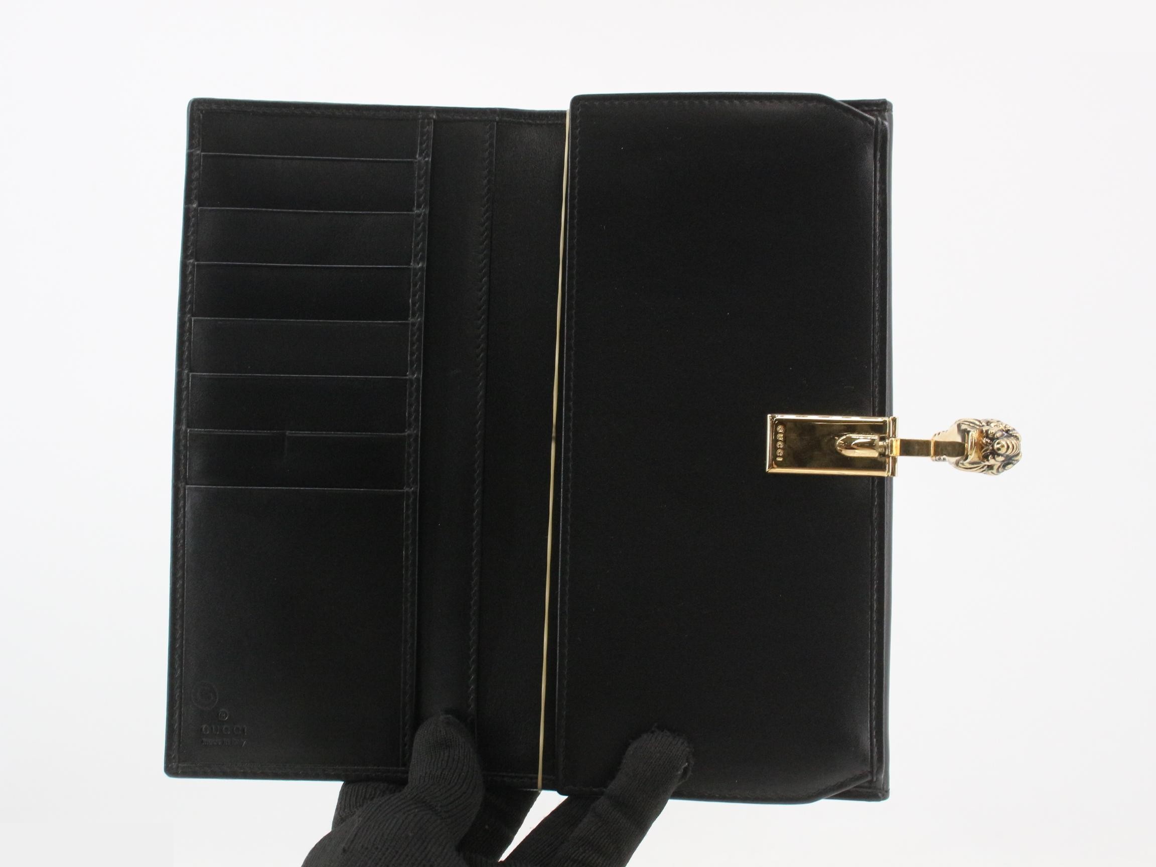 Leather long wallet with tiger-shaped snap closure — view 4