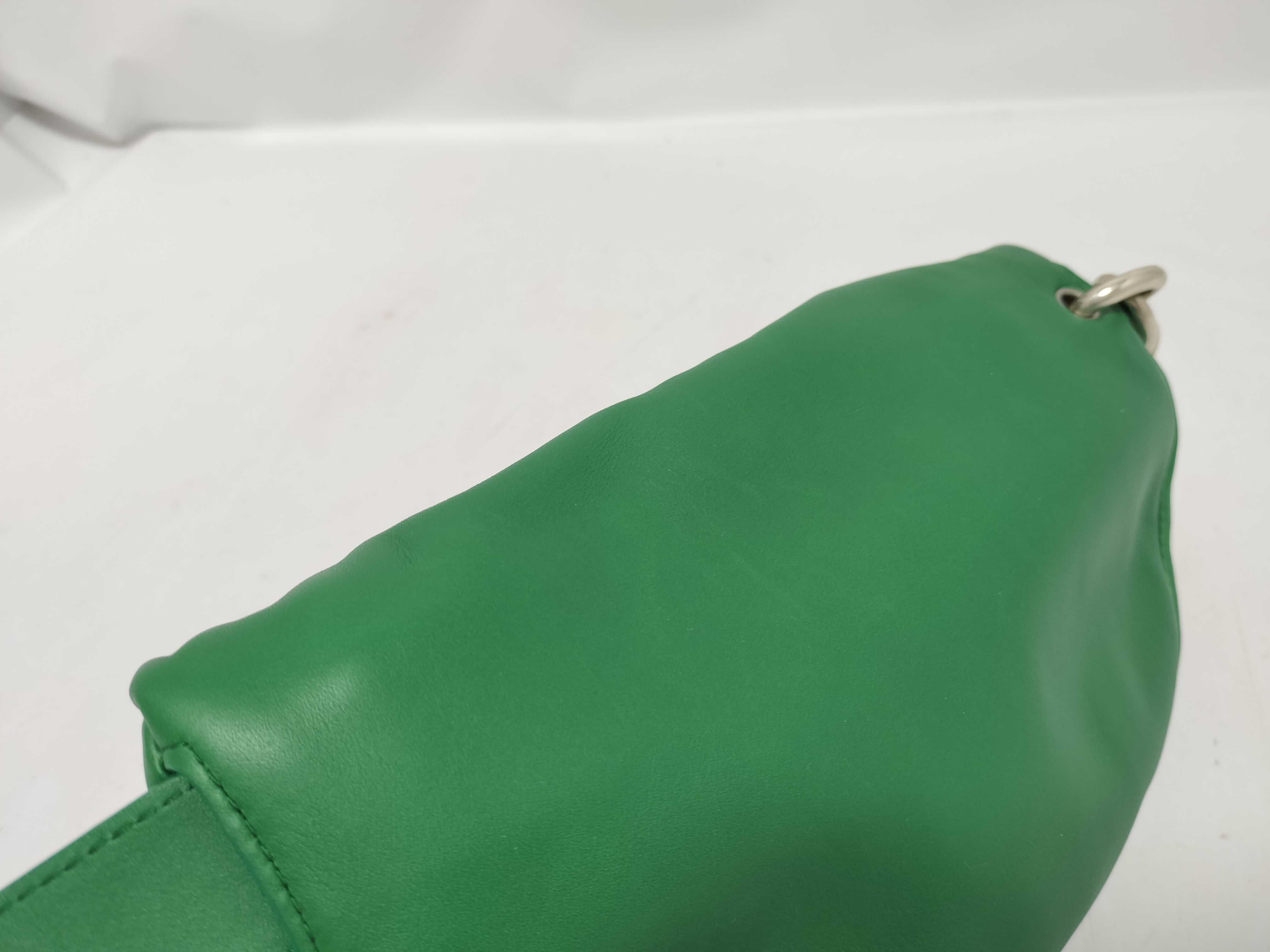 The Chain Pouch Green Waist Bag — view 3