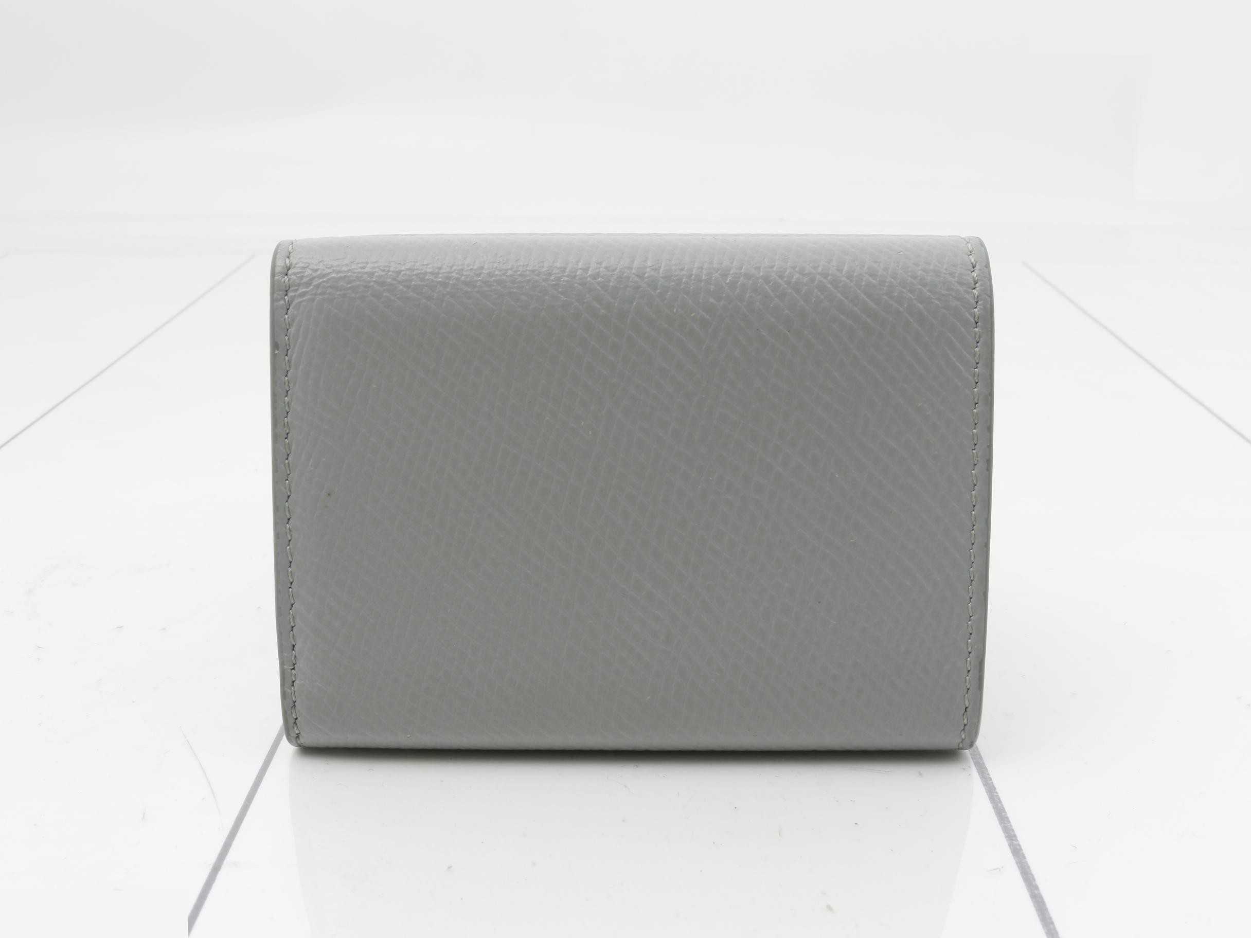 wallet — view 2