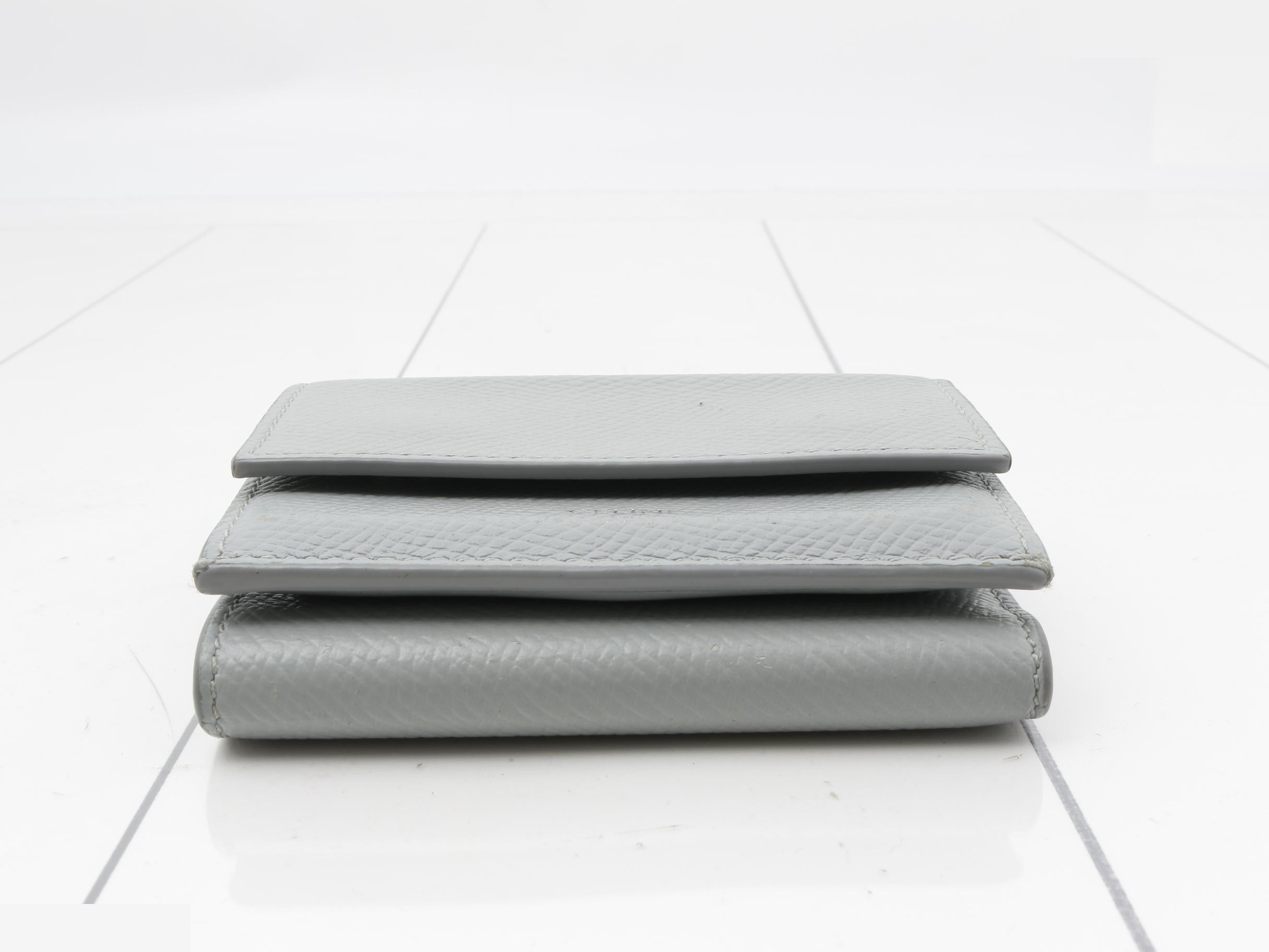wallet — view 3