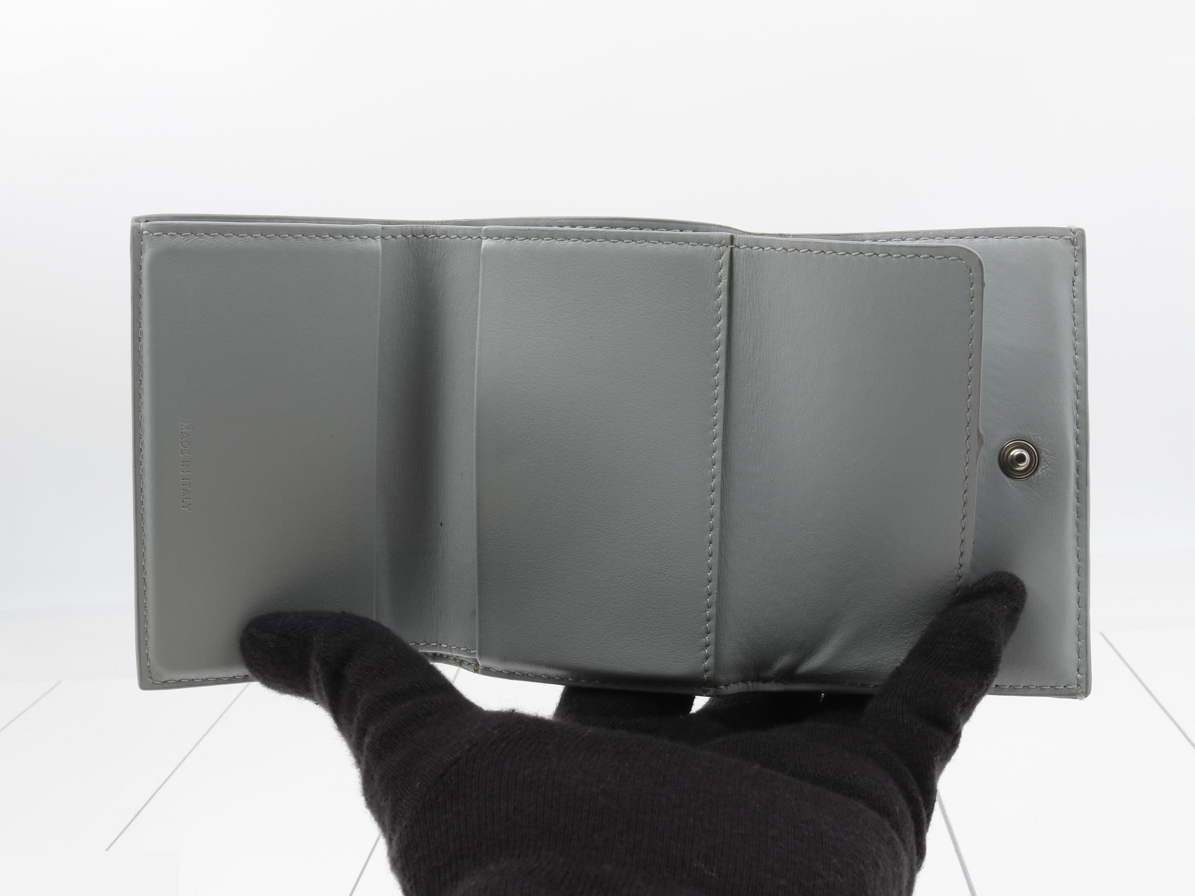 wallet — view 4
