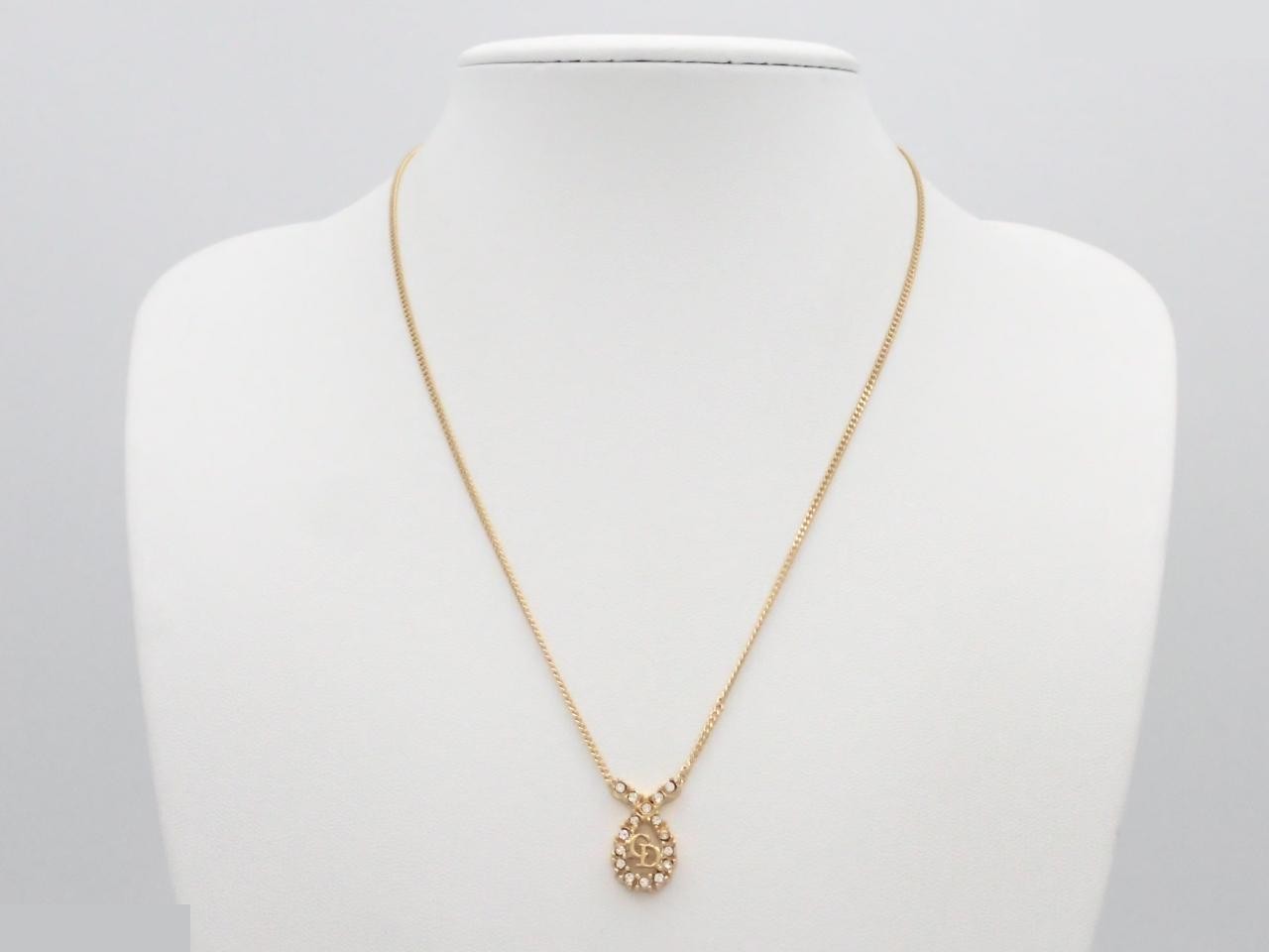 Other lines: Precious metals, necklaces, pendants — view 3