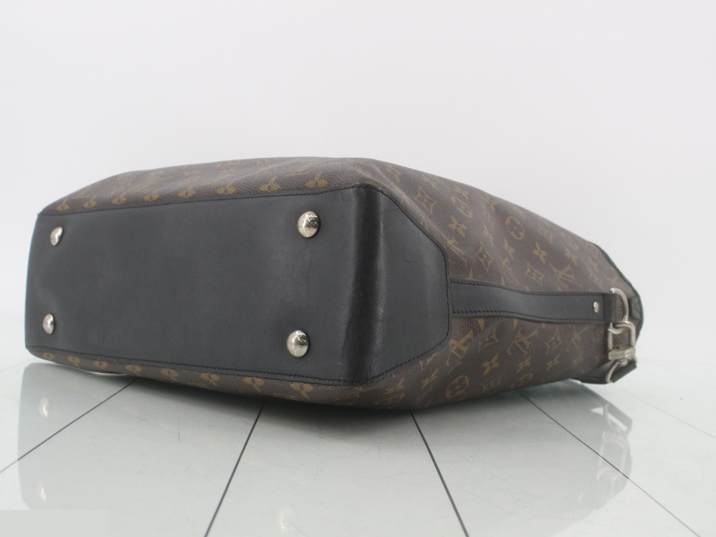 Makassa Daywis — view 6